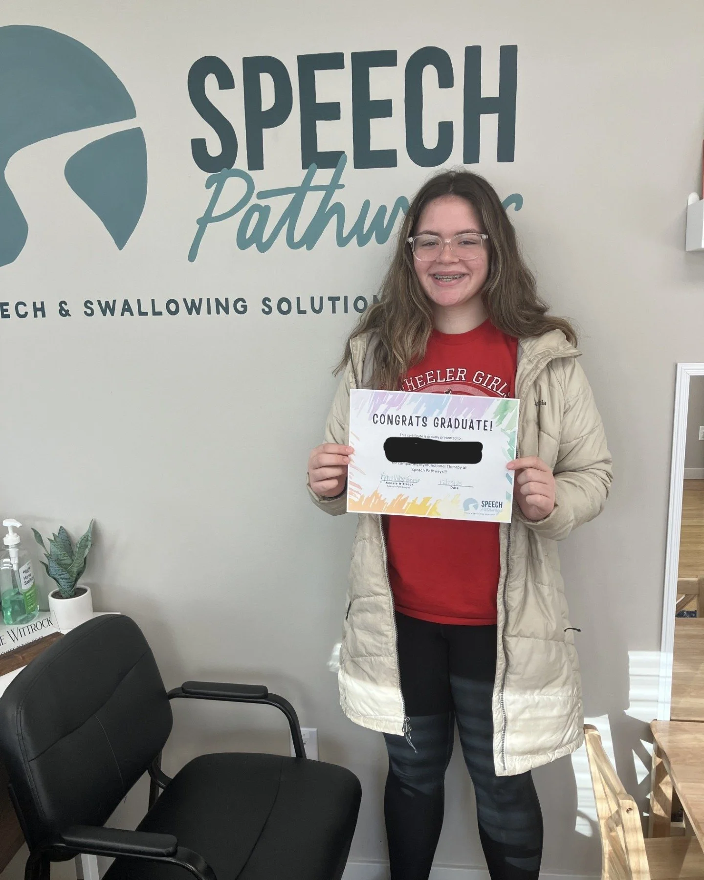 🎓Let's hear it for this graduate who worked hard inside and outside of therapy 🙌
👏🏻Hard work really does pay off!!