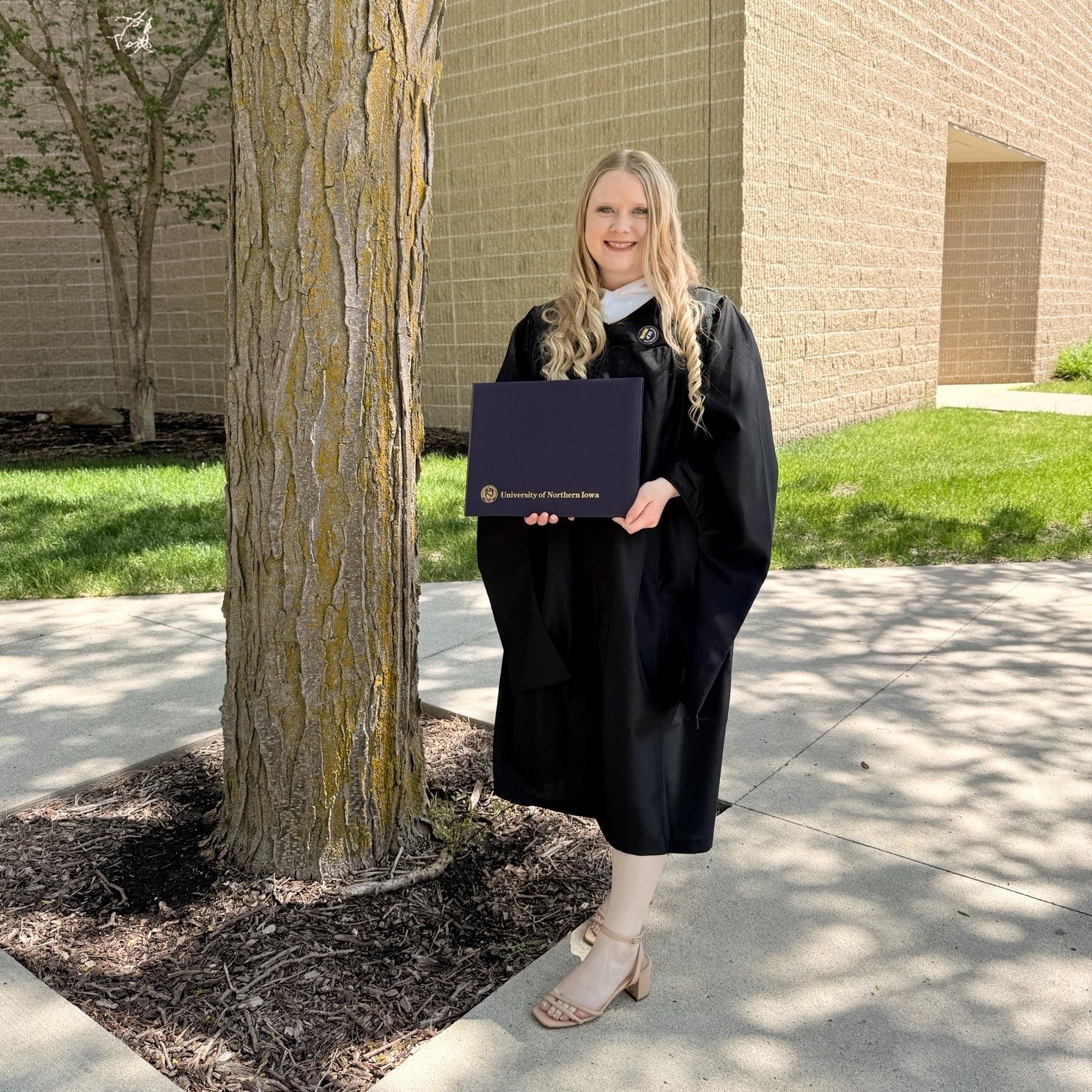 🤩 Some of you may have noticed a new, friendly face around the clinic the past couple of weeks! We are SOOO excited to welcome our newest Speech-Language Pathologist to the team!!! Meet Kendall! 

🎉We thought it would be fun to have her give us a f