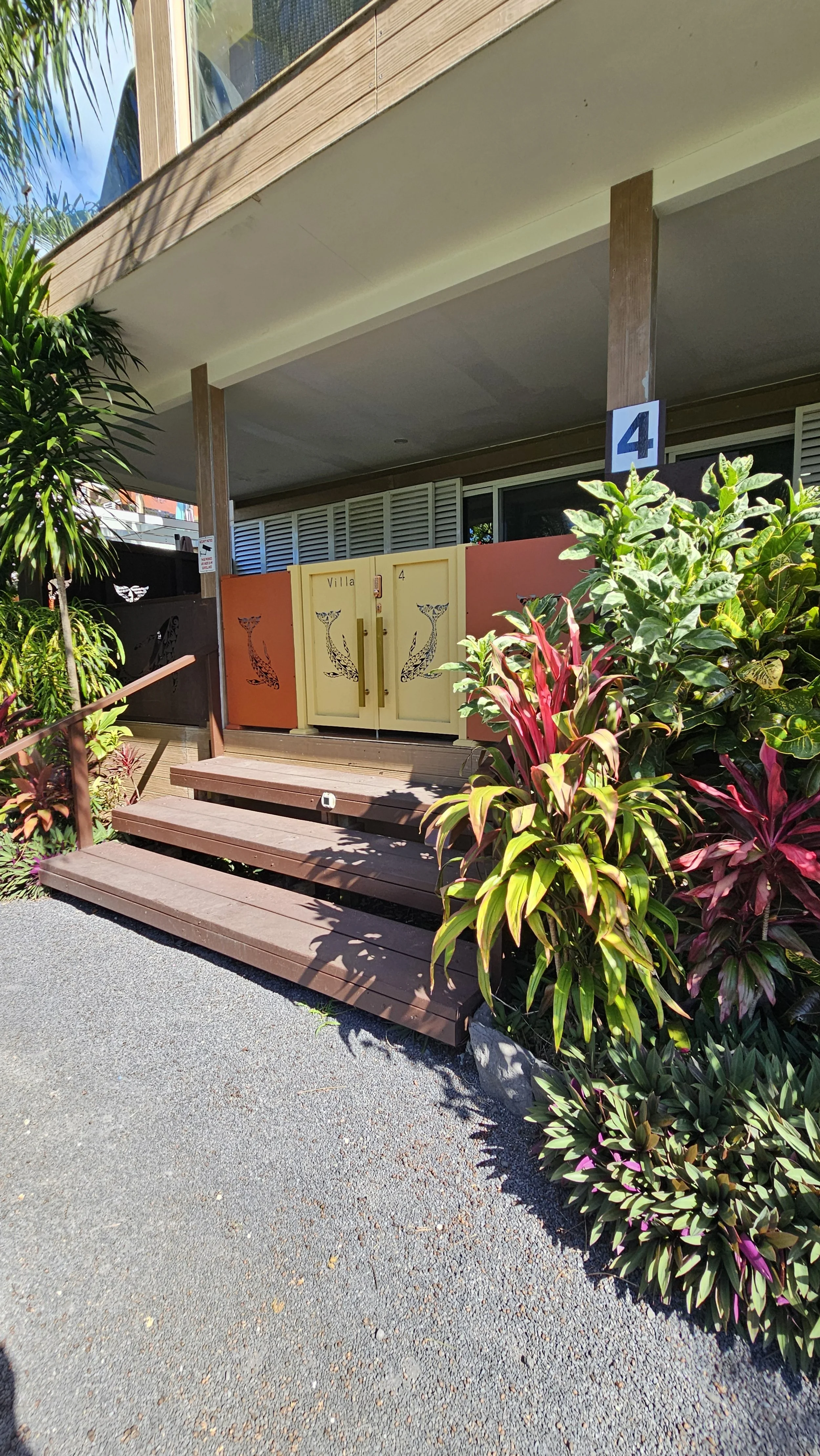 Villa 4 entrance