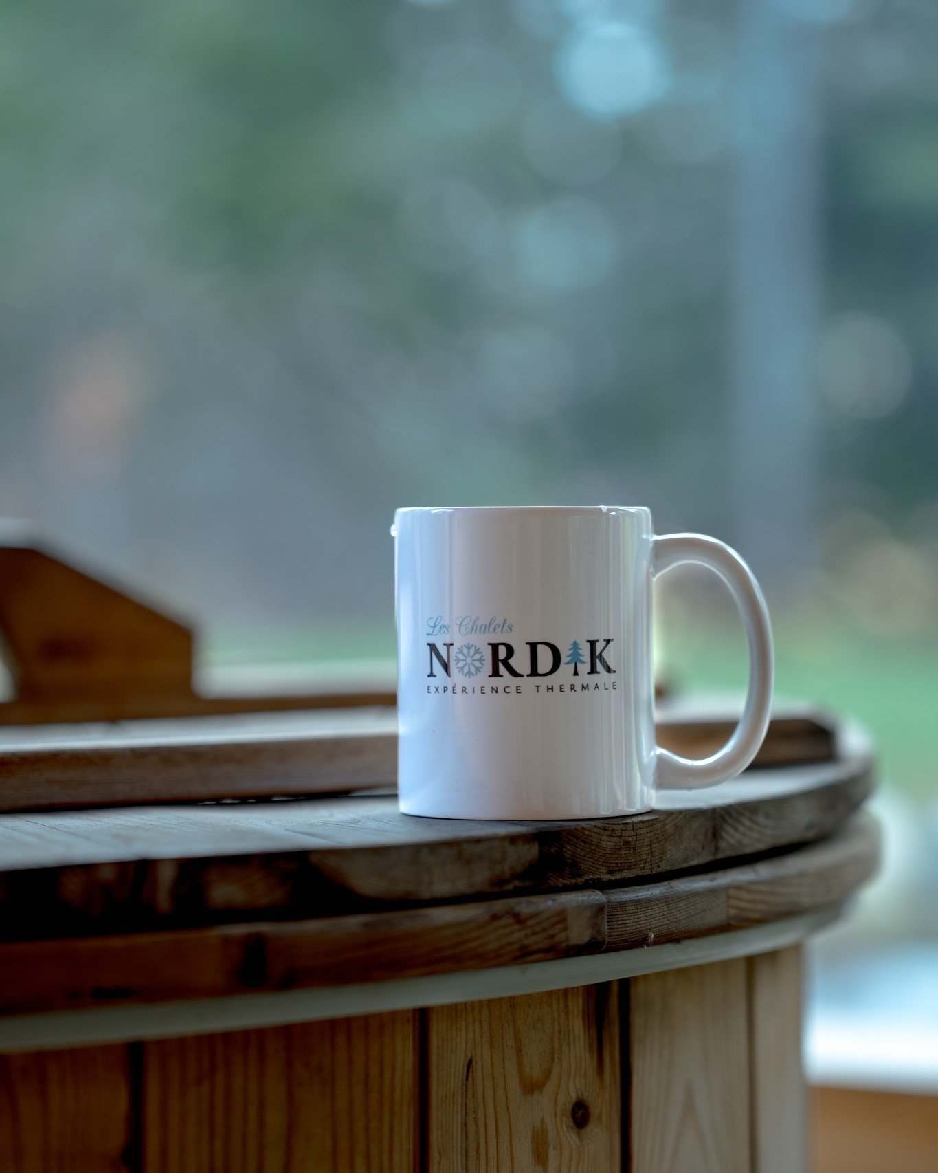Une journ&eacute;e parfaite aux Chalets Nordik ❄️

Le matin calme.
Caf&eacute; chaud devant la neige qui tombe ☕️🌨️