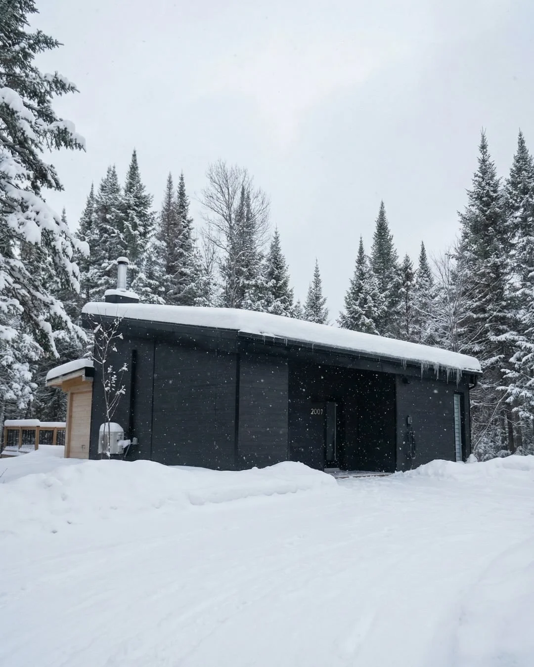 Il fait froid dehors. Ici, tout est pens&eacute; pour vous r&eacute;chauffer. ❄️

Spa japonais
Foyer int&eacute;rieur au bois
Sauna sec
Douche hammam revigorante

Plusieurs disponibilit&eacute;s en f&eacute;vrier pour profiter d&rsquo;un vrai moment 