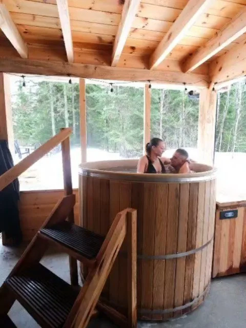 ✨ D&eacute;couvrez notre circuit thermal priv&eacute; complet ✨

Un moment de d&eacute;tente absolue, en pleine nature 🌲

♨️ Spa japonais &mdash; rel&acirc;che les tensions &amp; apaise le corps
🧊 Bassin d&rsquo;eau froide &mdash; revitalise &amp; 