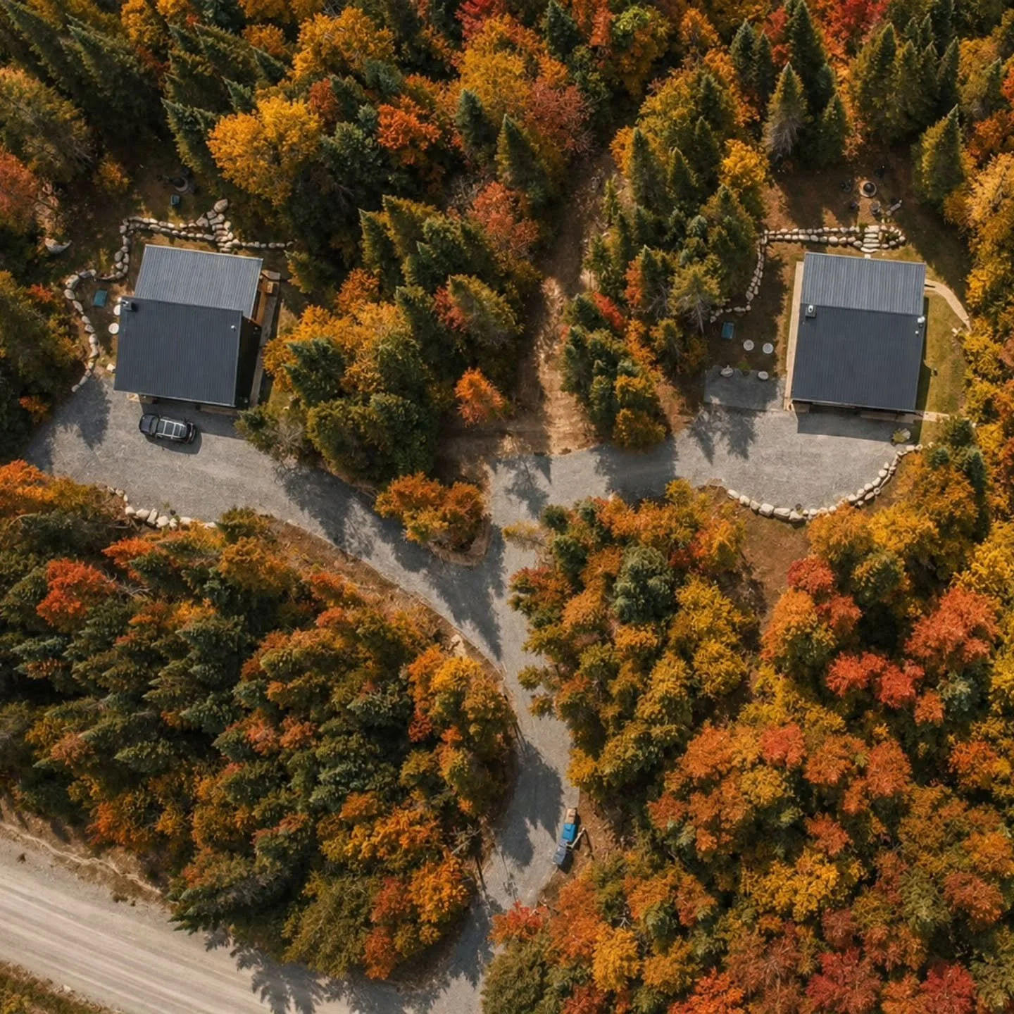 🍂 L&rsquo;automne est &agrave; nos portes&hellip; et la saison des couleurs aussi!

Nature, tranquillit&eacute;, confort et exp&eacute;rience thermale compl&egrave;te priv&eacute; vous attendent aux Chalets Nordik. ♨️🌲

Les disponibilit&eacute;s s&