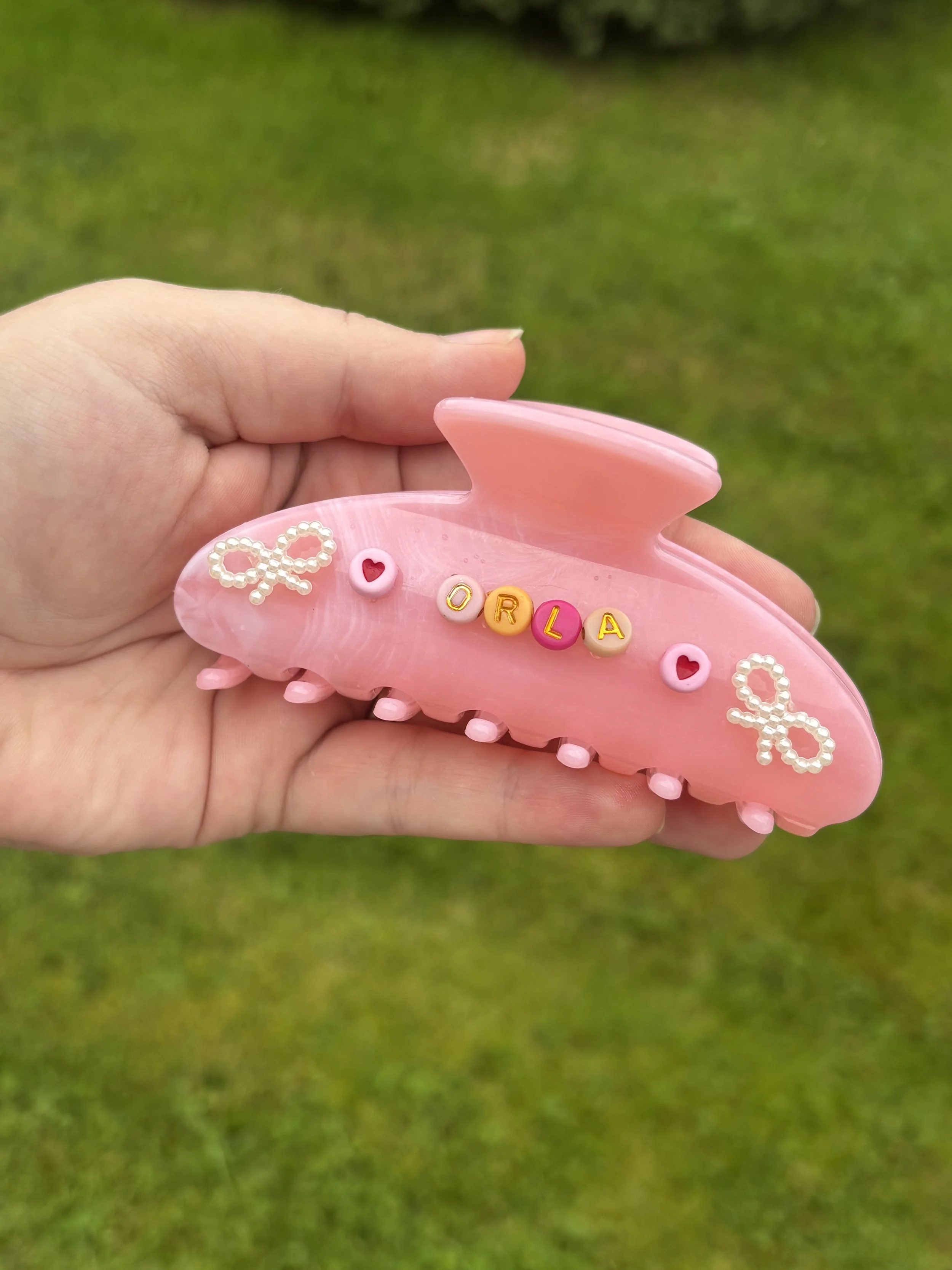 Claw Clip decorating- decorate and personalise with their name 