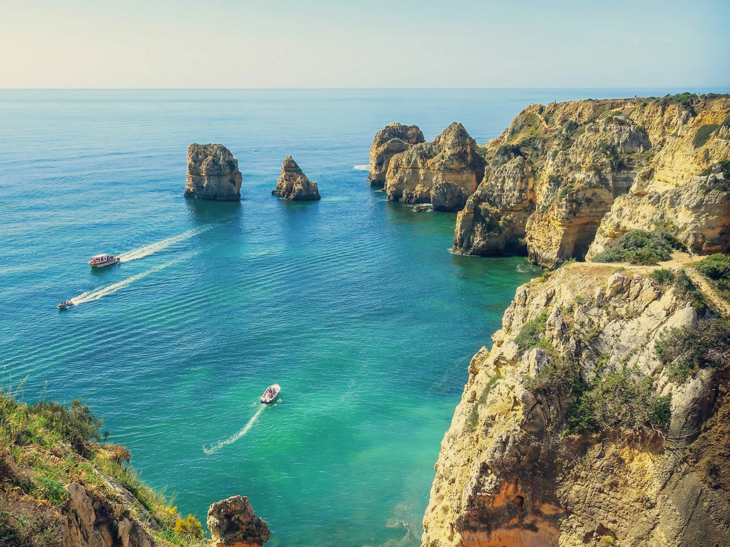 Portekiz Algarve sahil kayalıkları