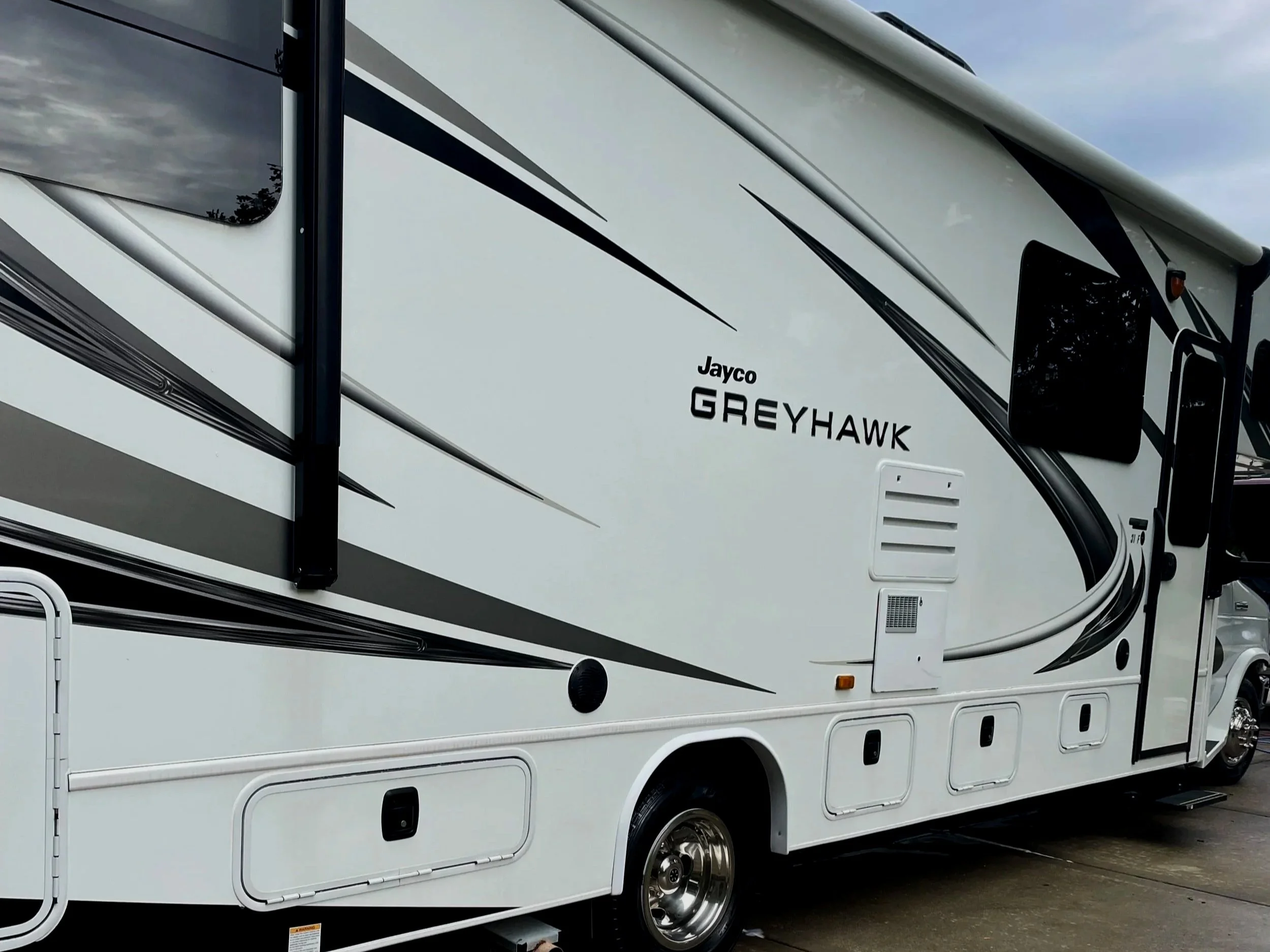 Detailing a RV in New Lenox IL