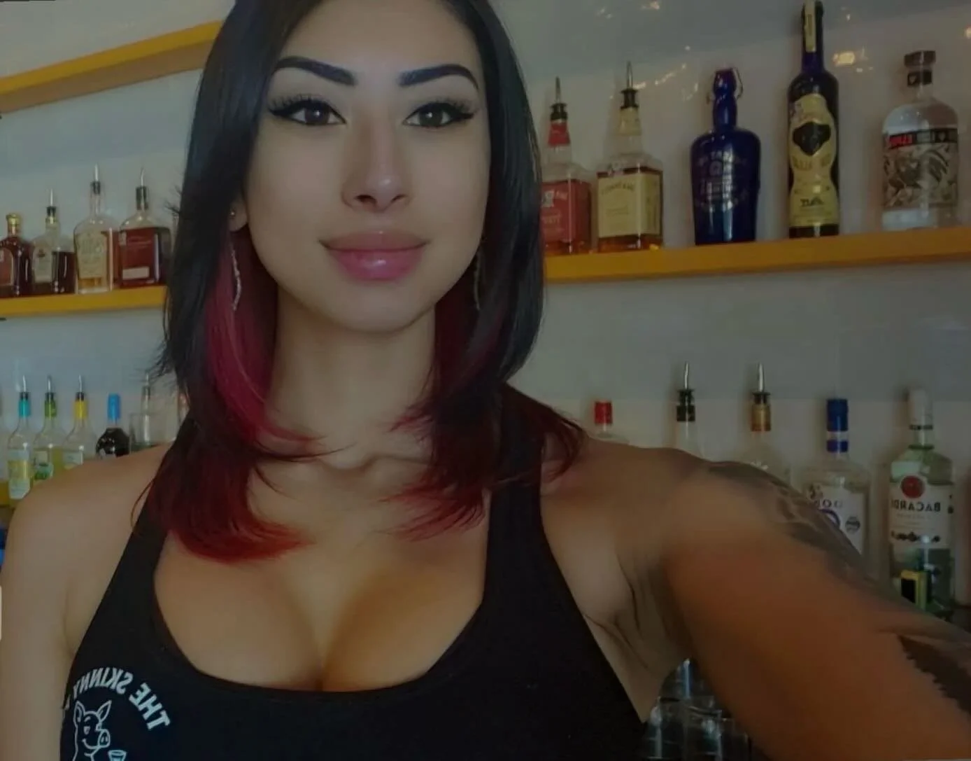 Join Shelby ✌🏻 today at The Skinny Pig &mdash; your new favorite neighborhood spot for great drinks, good vibes, and the friendliest service around!

Come sip, snack, and hang with us tonight! 🐷✨

#theskinnypig #goodvibesonly #sanantoniobars