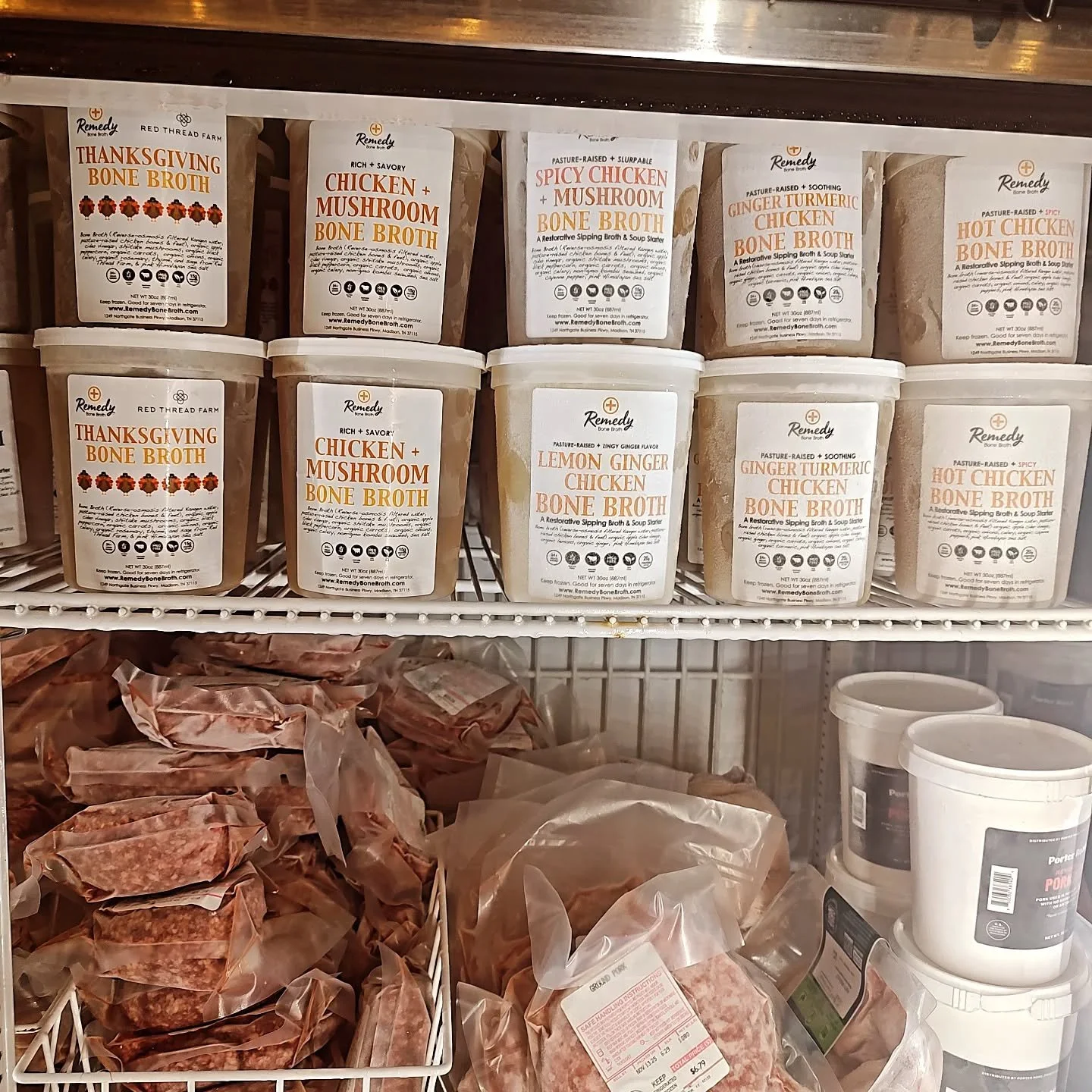 And last but certainly not least @gammonsmarket now has our #thanksgivingbroth !!! Come grab some if you're in the #hendersonvilletn or #gallatintn area! 

#Thanksgiving #RemedyBoneBroth #gammonsmarket #buylocal #BoneBroth #protein #yumm