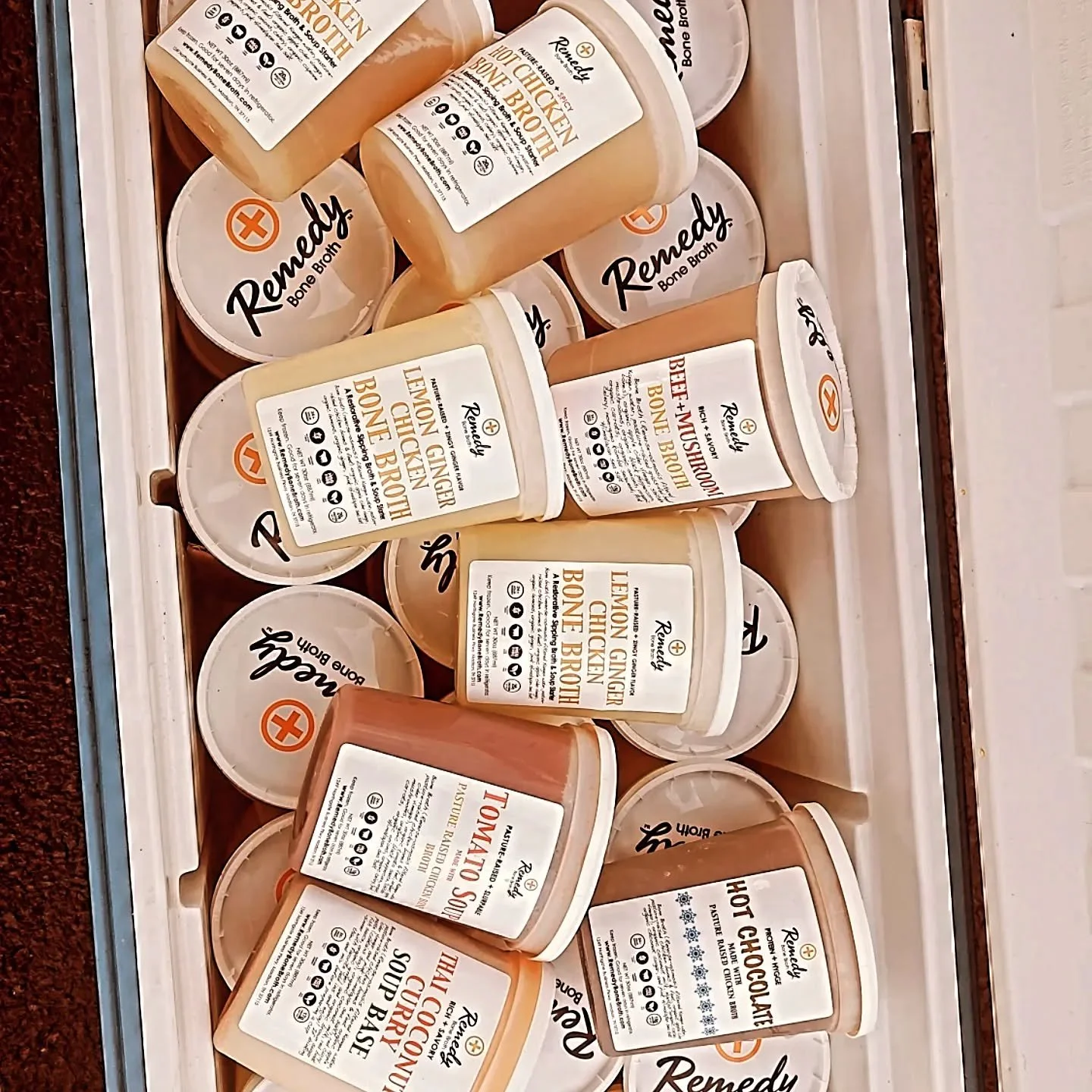 Wondering what you can do to support your health? Or trying to get more protein without resorting to processed powders and snacks? Come see us at the @franklinfarmersmkt and I can help you find a broth that not only helps you on your health journey b