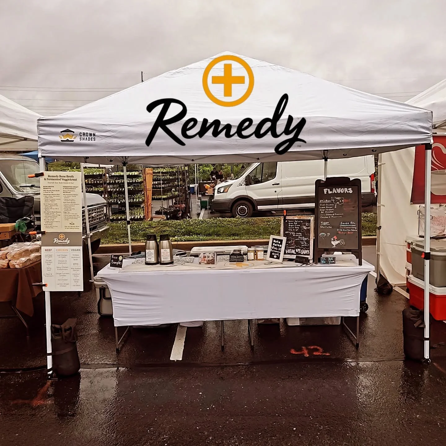 The rain is over for a while. It's like it stopped long enough to have a market!! We will be at the @franklinfarmersmkt until noon. Come grab some gut healing broth or kraut or both! And as always,if you can't make it, come see us at www.remedybonebr