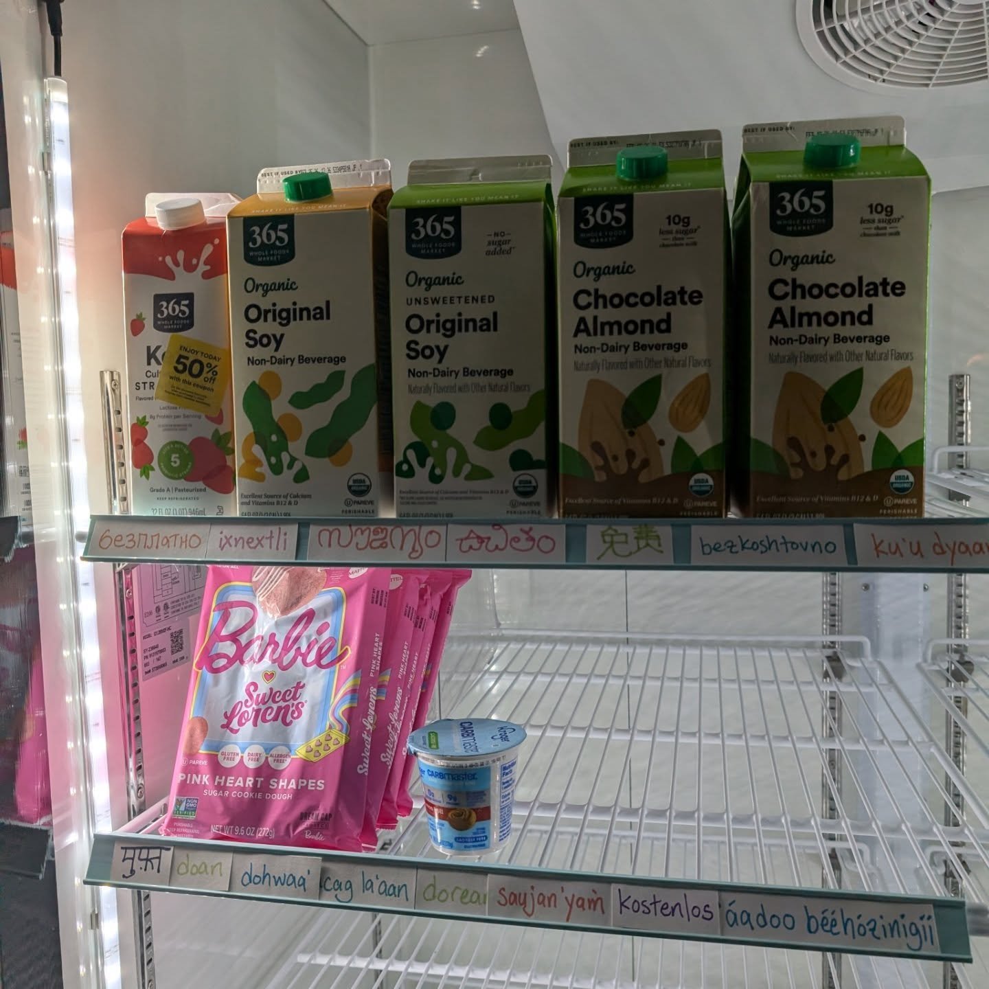 Milk and cookies drop!!

I couldn't let my freedgelanders go without a little midnight snacking! Barbie approved 🩷💕💓🎧

A nice selection of DF milks and GF/DF cookies for your midnight enjoyment 🥳 -- there are take 'n bakes and already made ones!