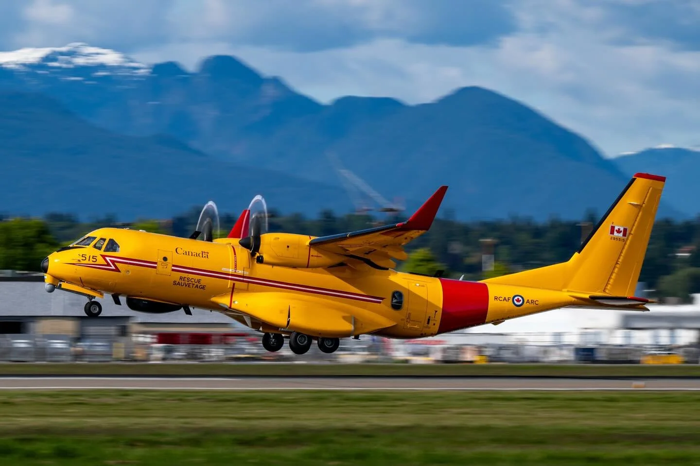 SNAKE515 departing YVR for the island. Cool seeing more and more of these birds on the main land! 
&bull;
&bull;
&bull;
&bull;
#aviation #avgeek #aviationphotography #aviationlovers #boeing #aircraft #airplane #aviationdaily #planespotting #pilot #fi