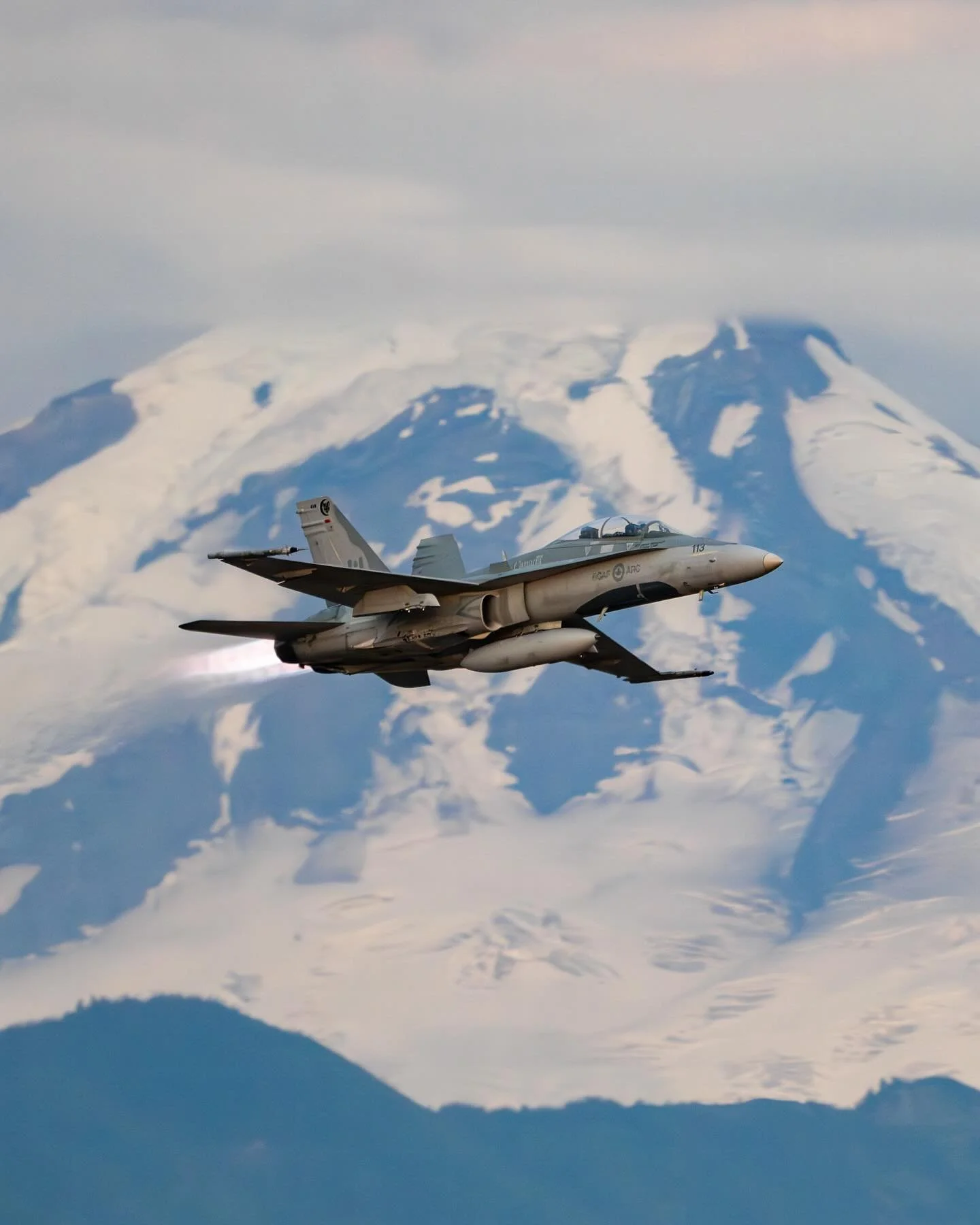 Hornets and mountains. Never gets old.
&bull;
&bull;
&bull;
&bull;
#aviation #avgeek #aviationphotography #aviationlovers #boeing #aircraft #airplane #aviationdaily #planespotting #pilot #fighterpilot #plane #aviationgeek #instagramaviation #instaavi