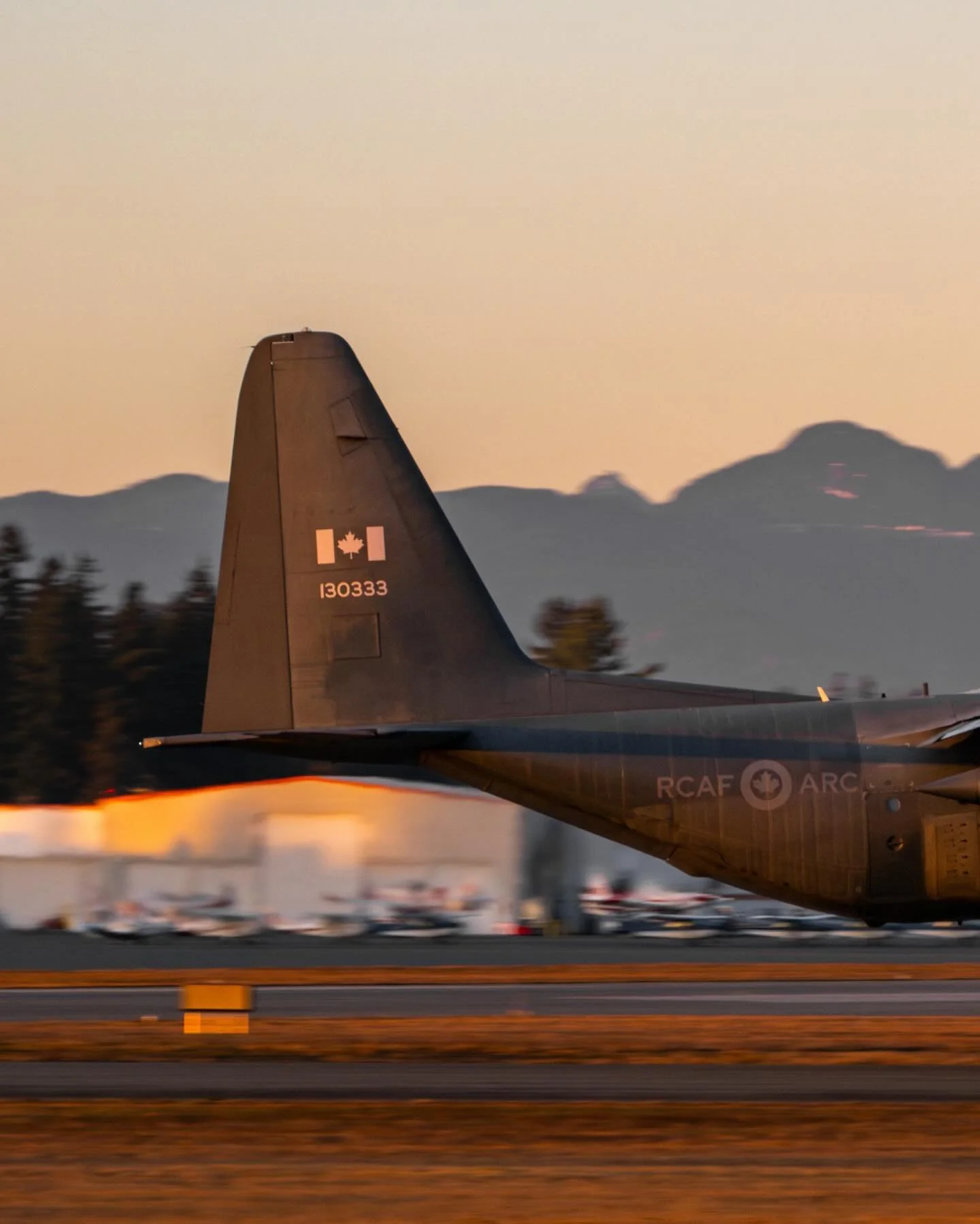 Triple Pig (130333) was layed to rest in Abbotsford last week. Cool bird, lots of history, and I&rsquo;m sure lots of great stories. Bittersweet getting to see a bird land for the very last time (most likely). 
&bull;
&bull;
&bull;
&bull;
#rcaf #c130