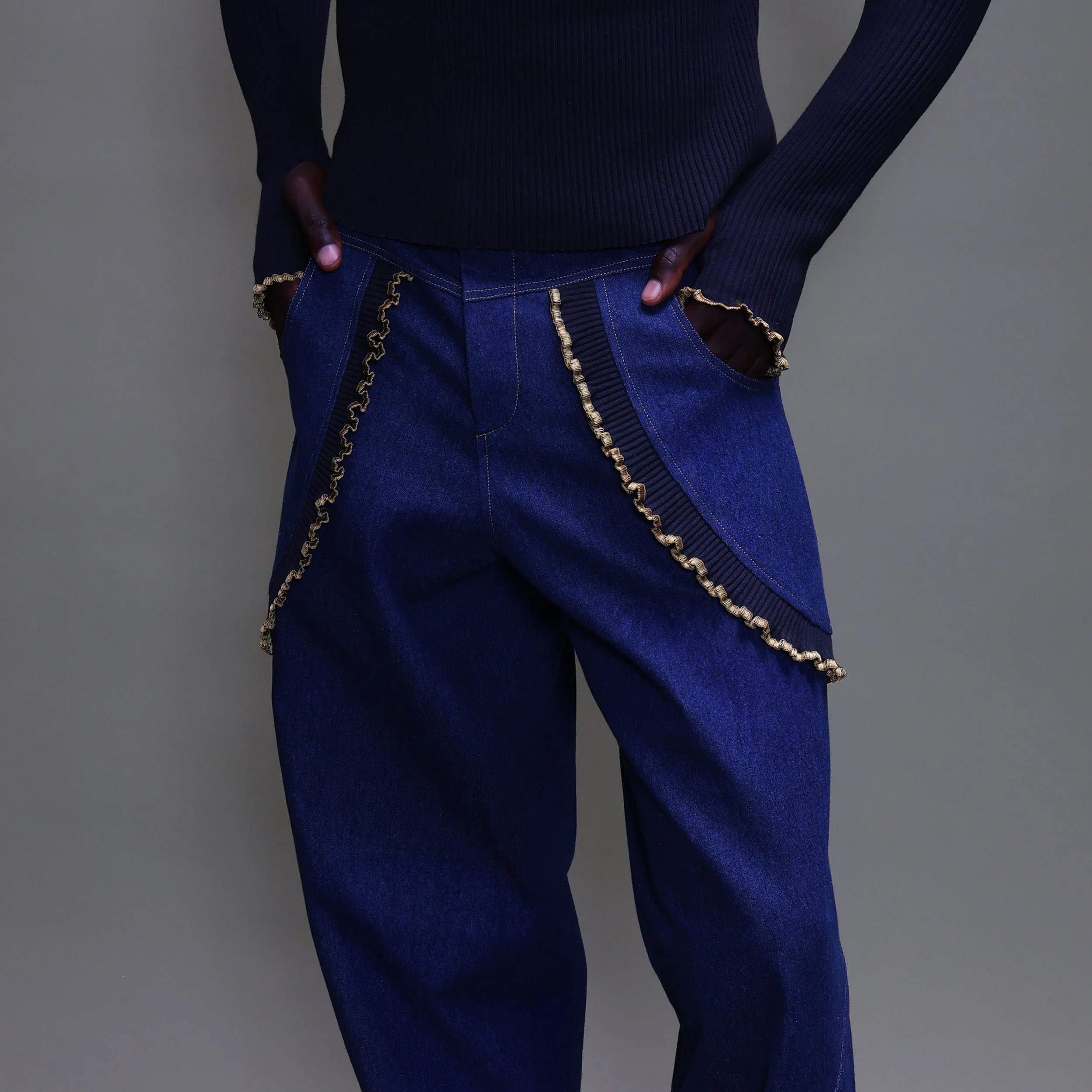 2025-09-10-AnthonyCalydon-Lookbook_GoldieWilliams1832 copie.jpg