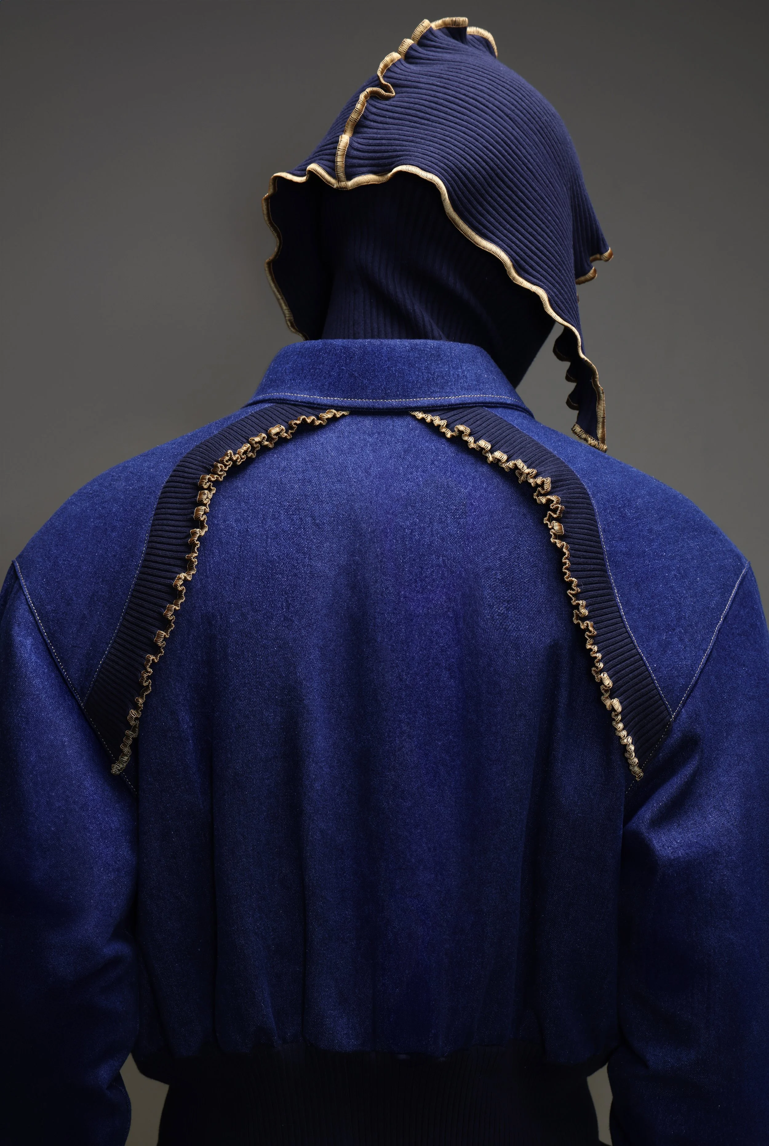 2025-09-10-AnthonyCalydon-Lookbook_GoldieWilliams1776 copie.jpg