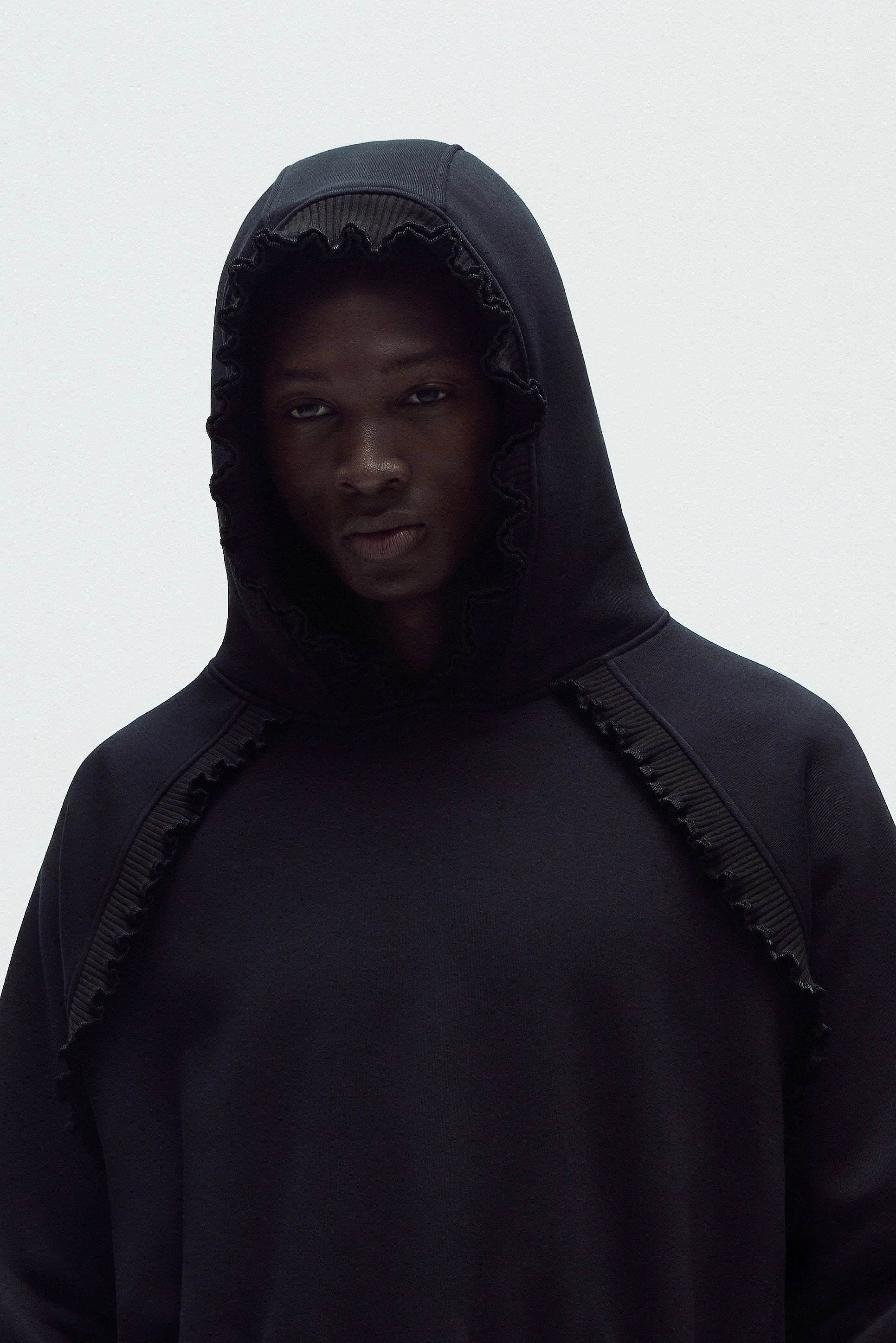 HOODIEBLACKDEVANT2 copie.jpg