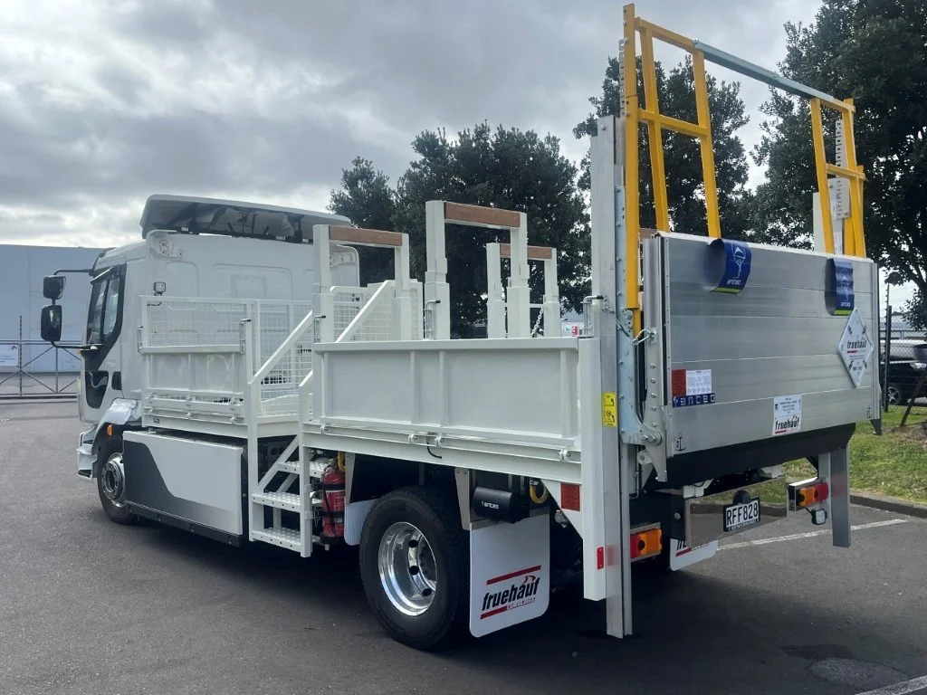 GAS BOTTLE TRUCK.jpg