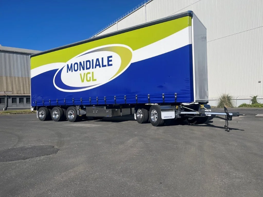 CURTAINSIDE FULL TRAILER 3.jpg