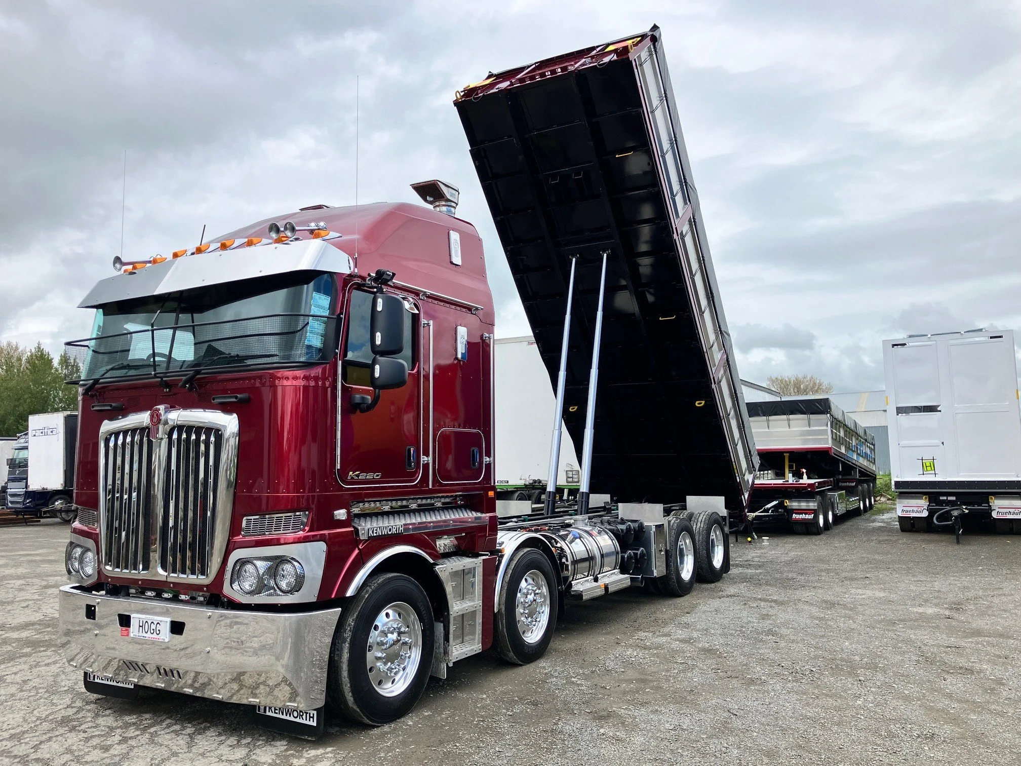 Truck tipper.jpg