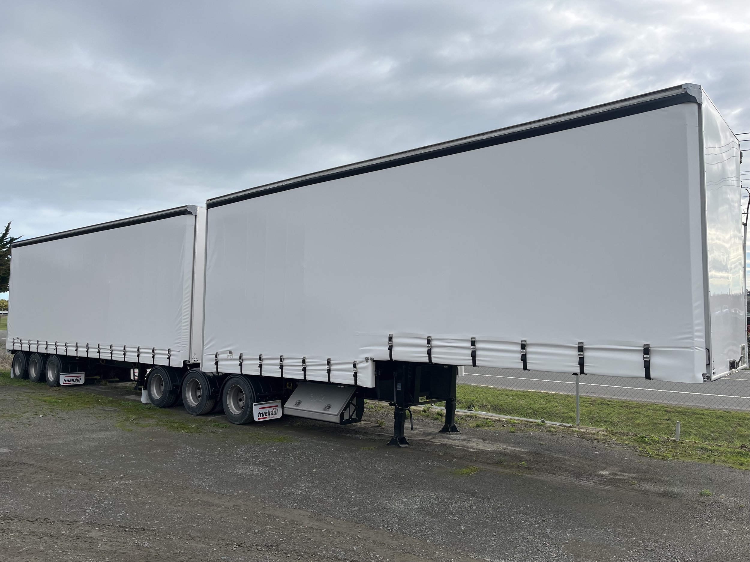 2013 Roadmaster 6 axle 34 Pallet B-Train