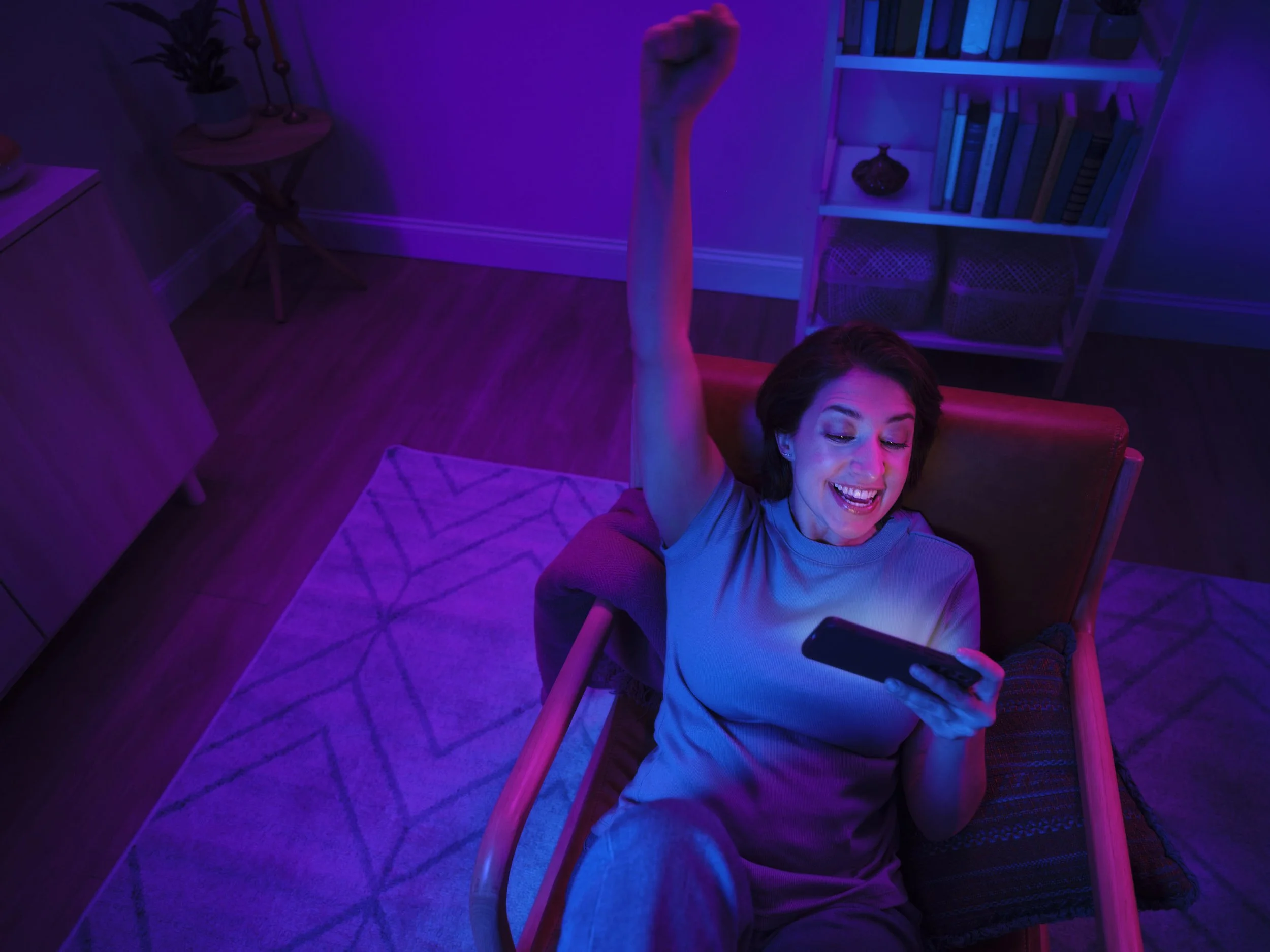 FanDuel_Casino_Reaction_LivingRoom_Female-2_Evie_04643_B1.jpg