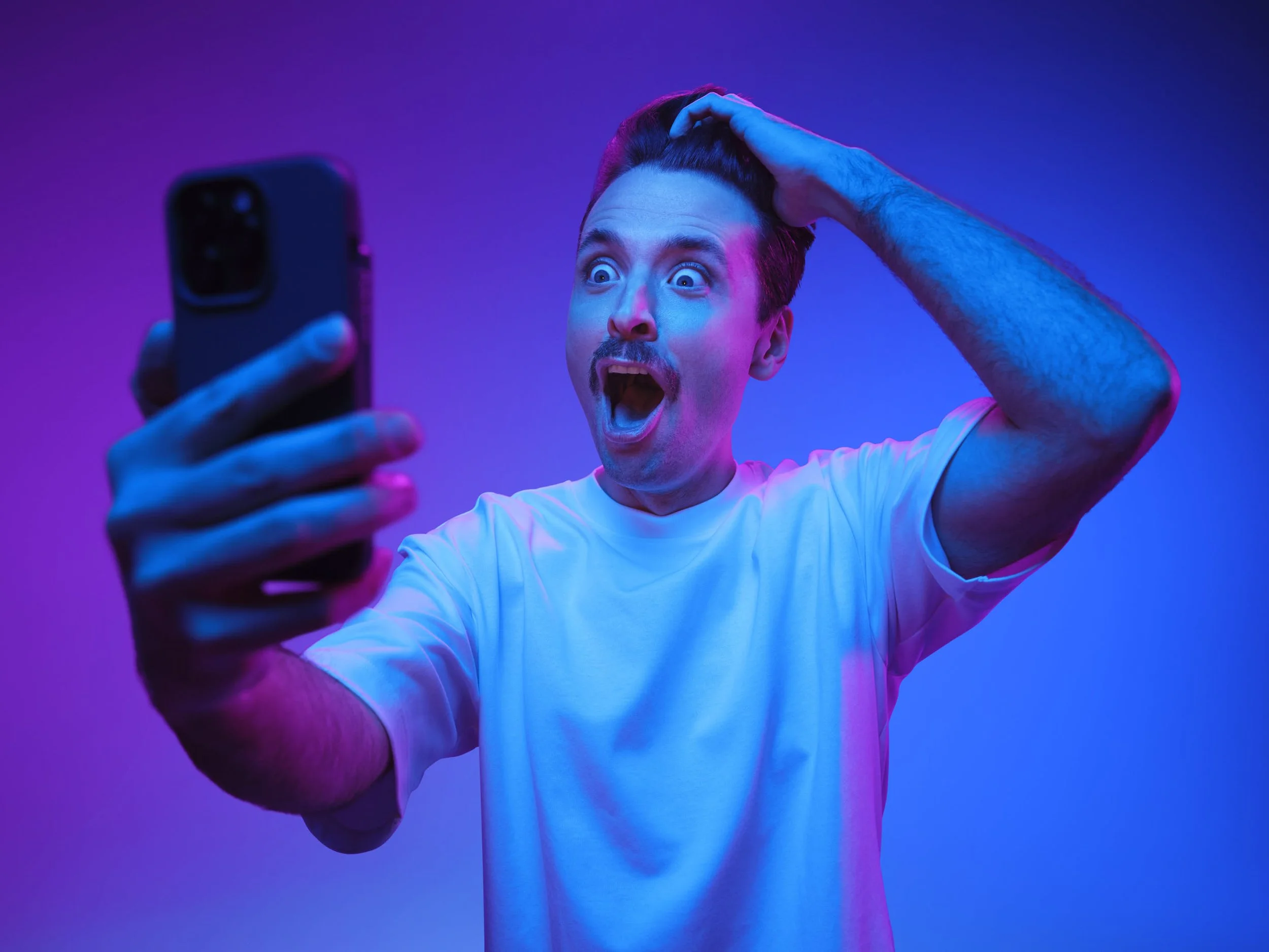 FanDuel_Casino_Reaction_Cyc_Male-3_Matt_06407_B1.jpg