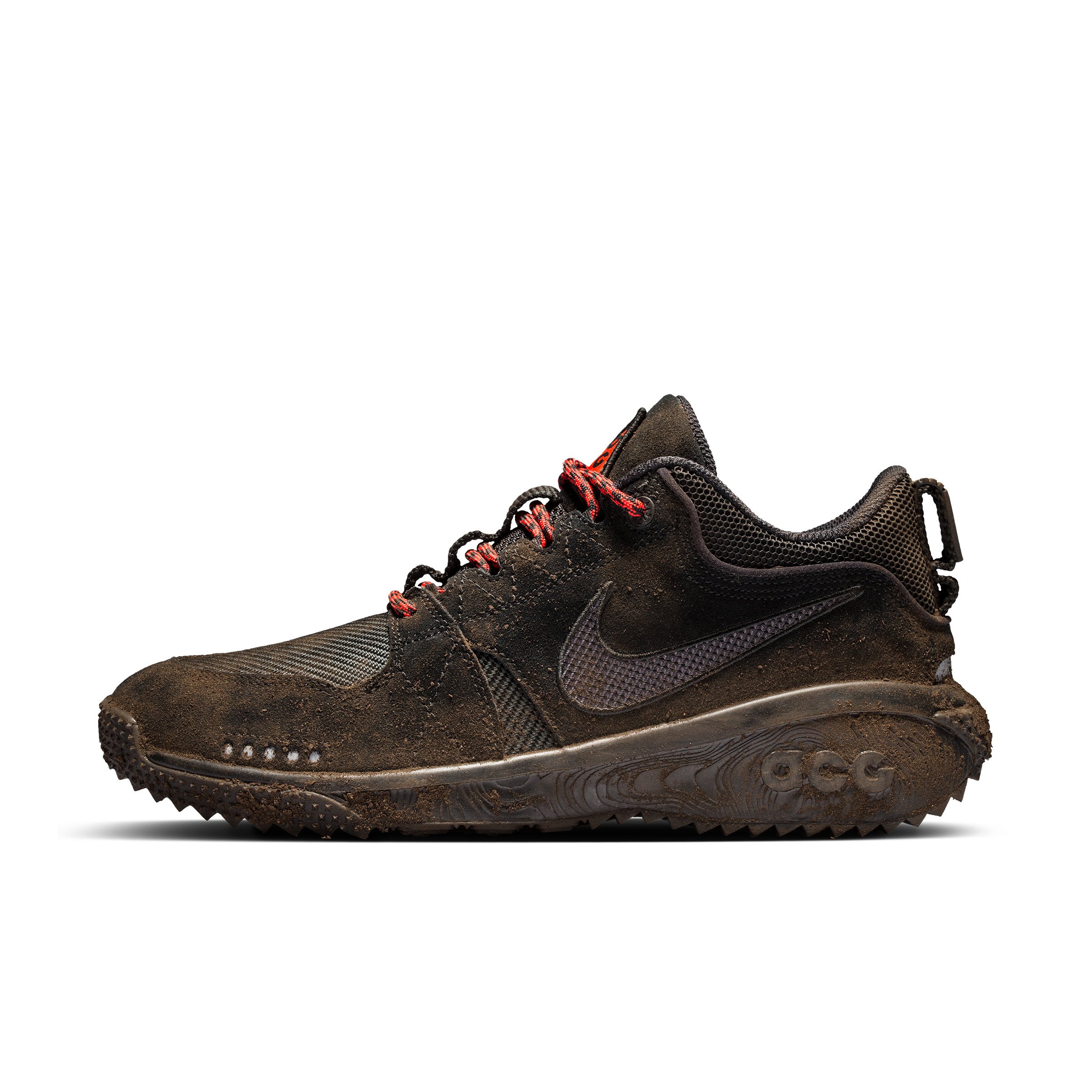 HO18_SNKRS+ACG_GLB_ACG-COLLECTION_SINGLE_DOG-MOUNTAIN.jpg