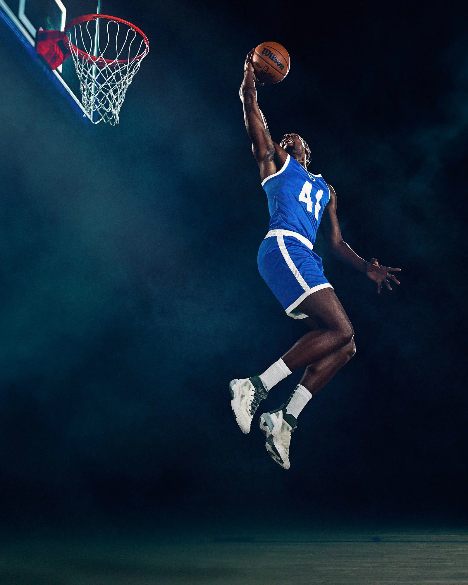FanDuel_Basketball_PF_Dunking_18166_C3.jpg