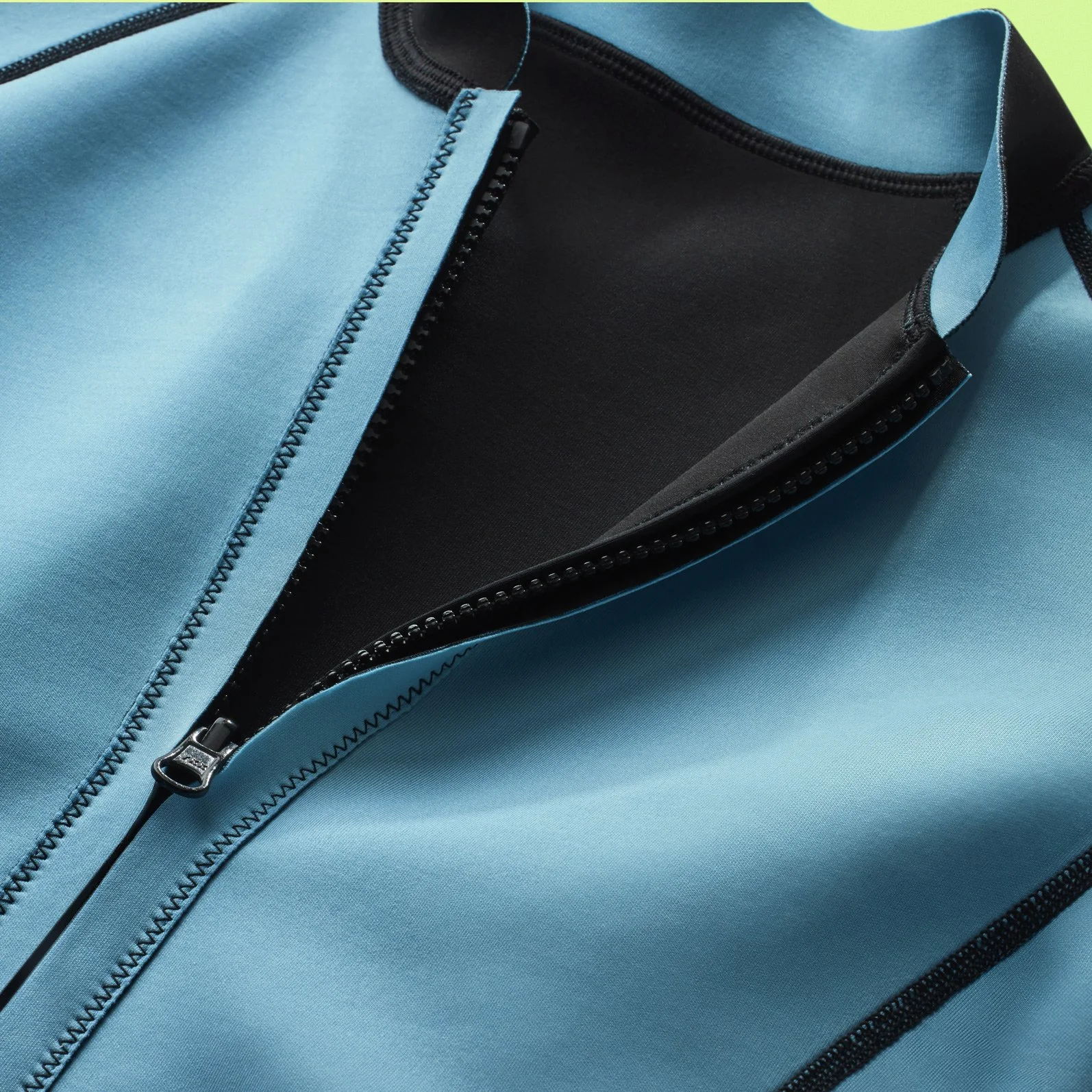 Nike-Swim_Wild-Waters_Details_Blue-Jacket-Zipper_0337_1x1.jpg