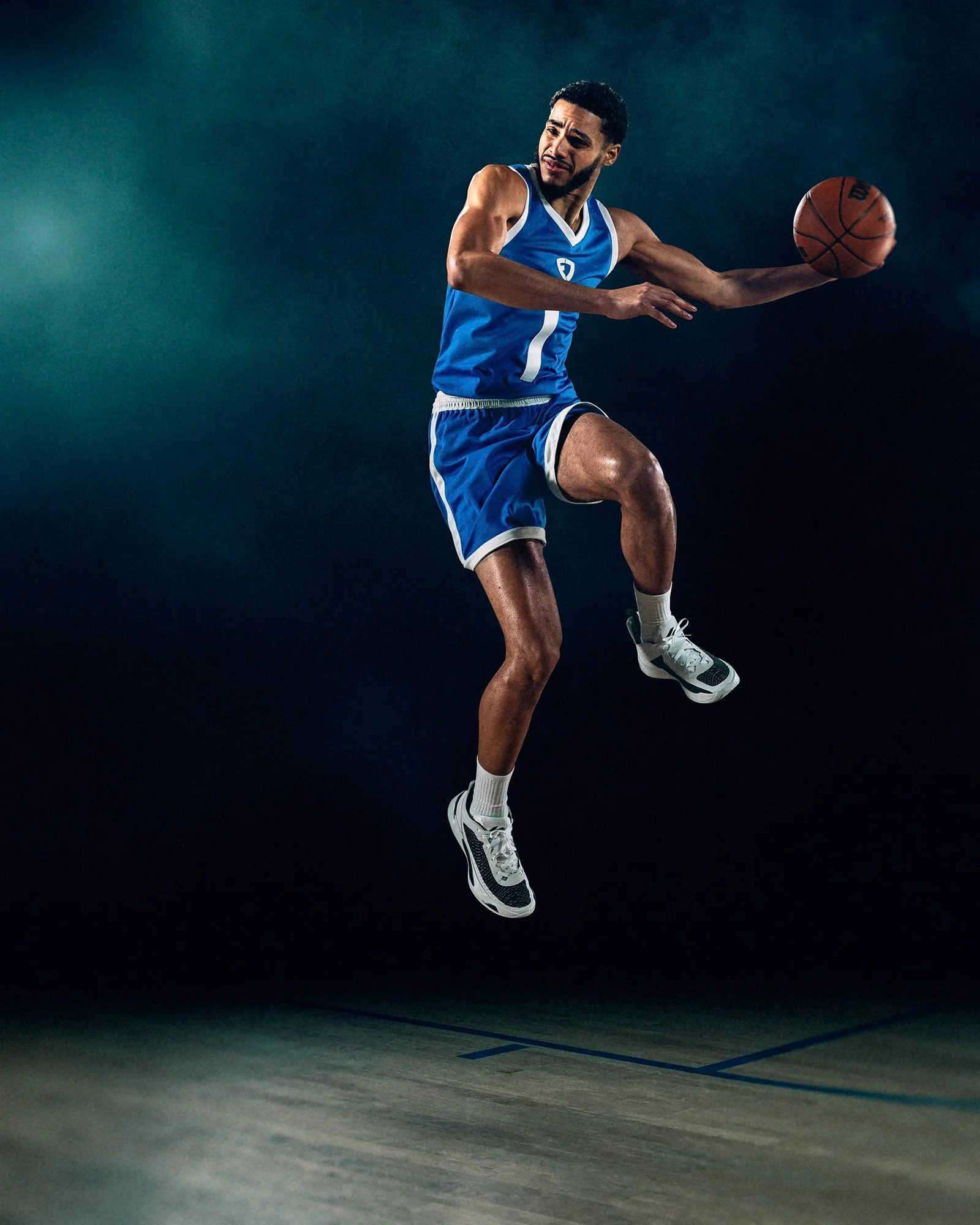 FanDuel_Basketball_SF_Dribbling_20529_C4.jpg