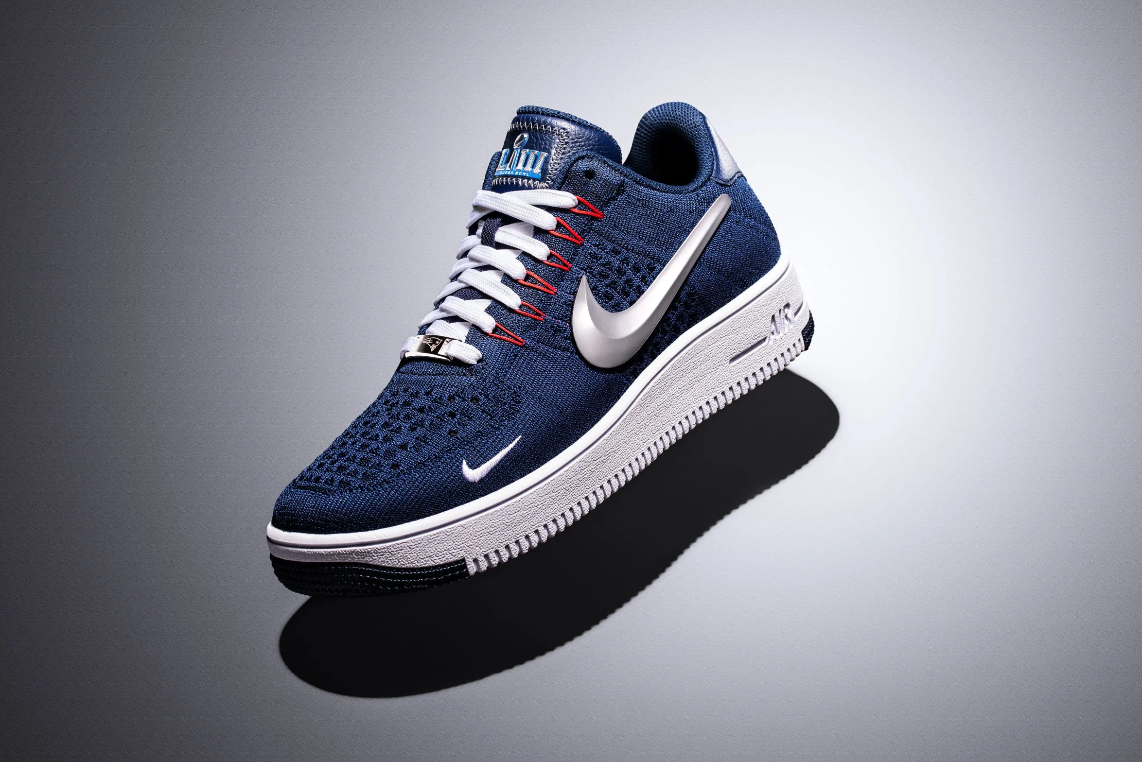 SNKRA_NA_AF1-ULTRA-FLYKNIT-LOW-NE_QS_HERO0789_opt2-(1)_WEB2.jpg