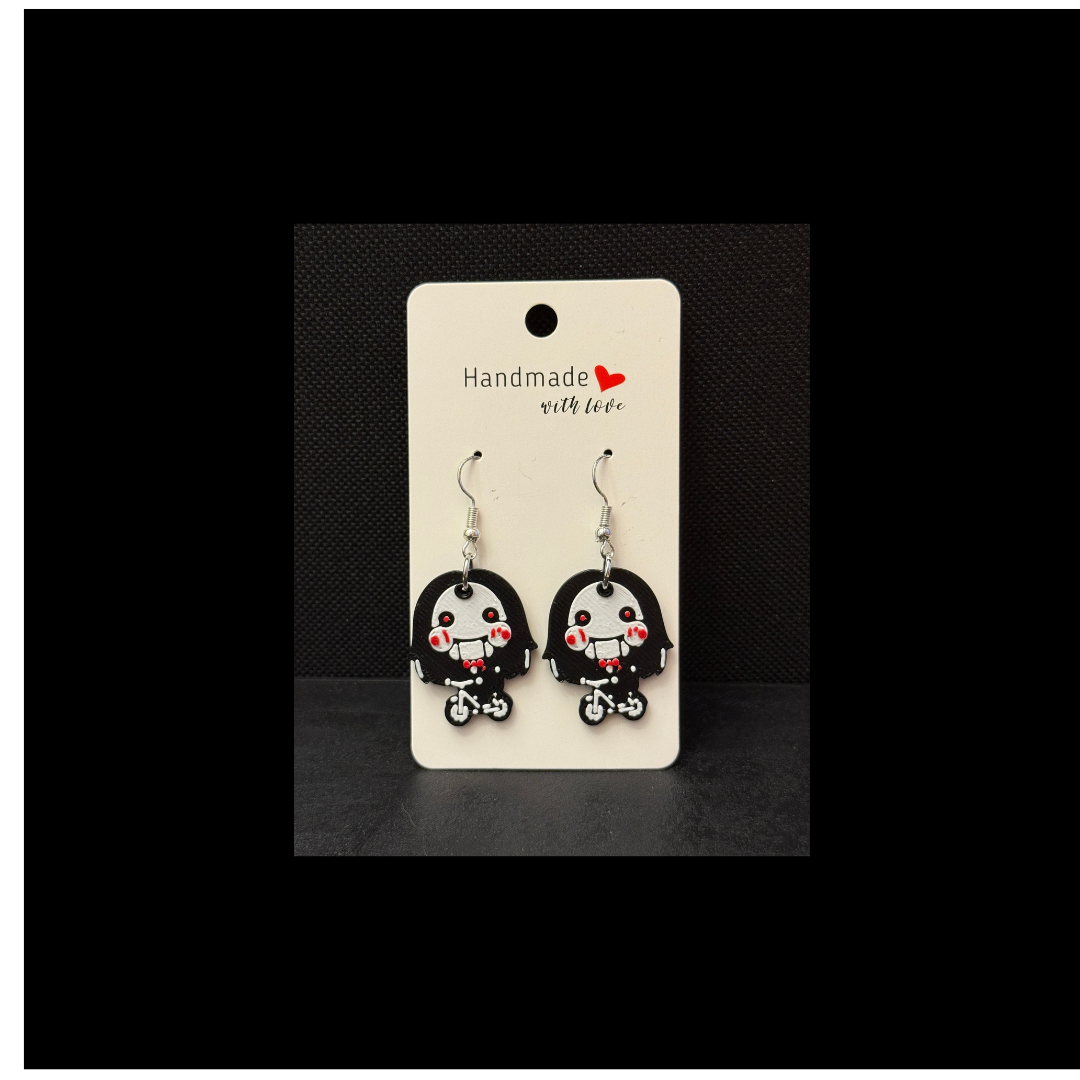 3D-Printed Jigsaw-Inspired Horror Dangle Earrings