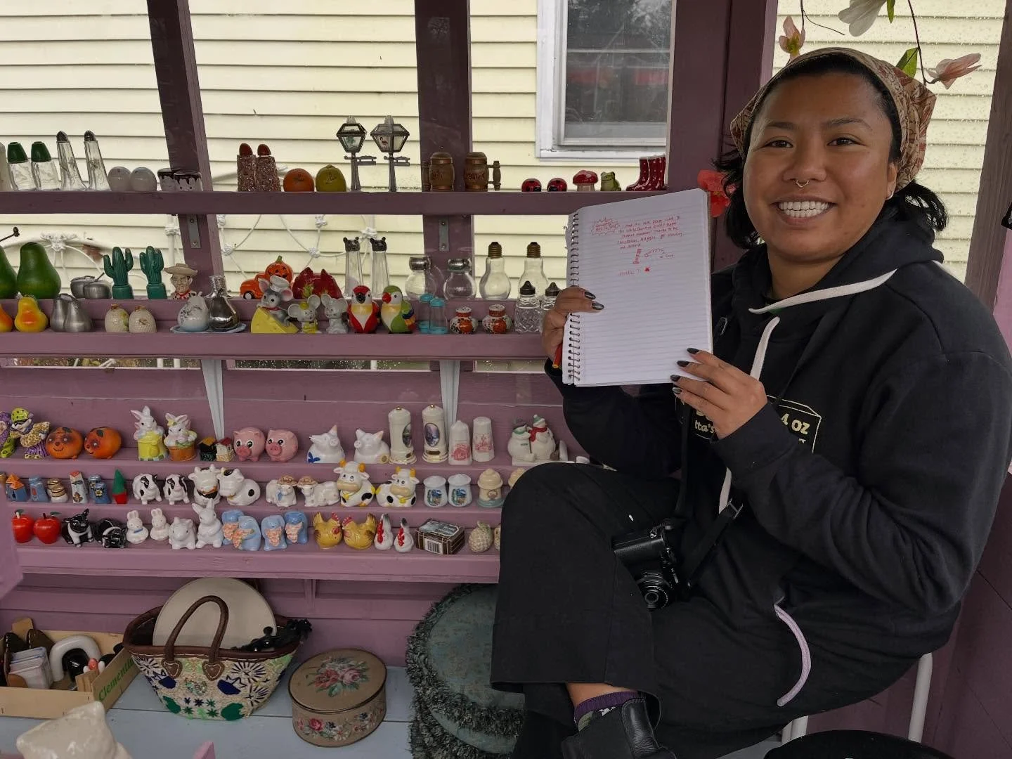 @jovelletamayo traveled all the way from Seattle SPECIFICALLY to christen the museum guest book! wow!!! 💘💘💘