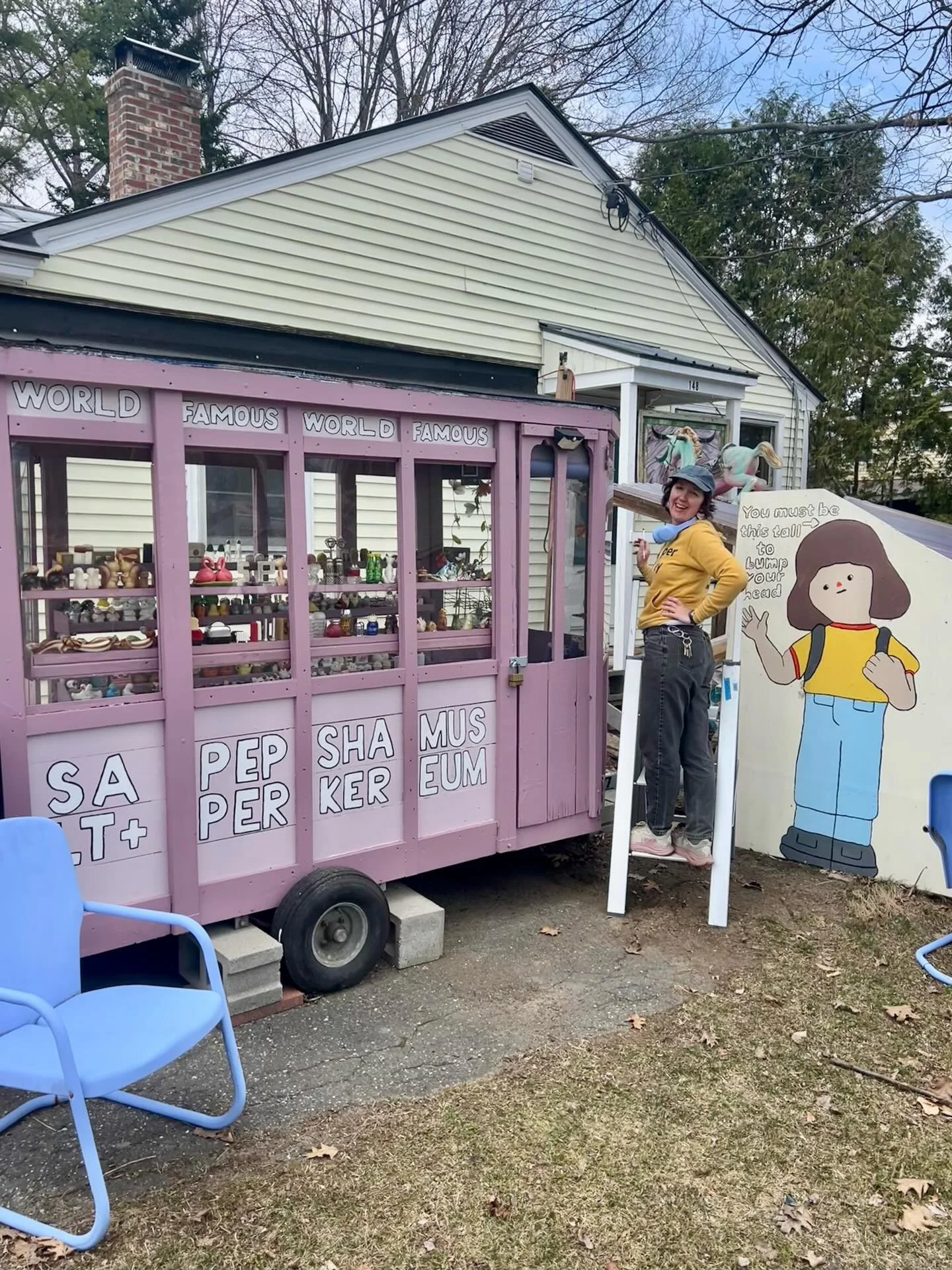 workin hard or hardly workin amirite?? always great to see @victorypottery strolling by 💛