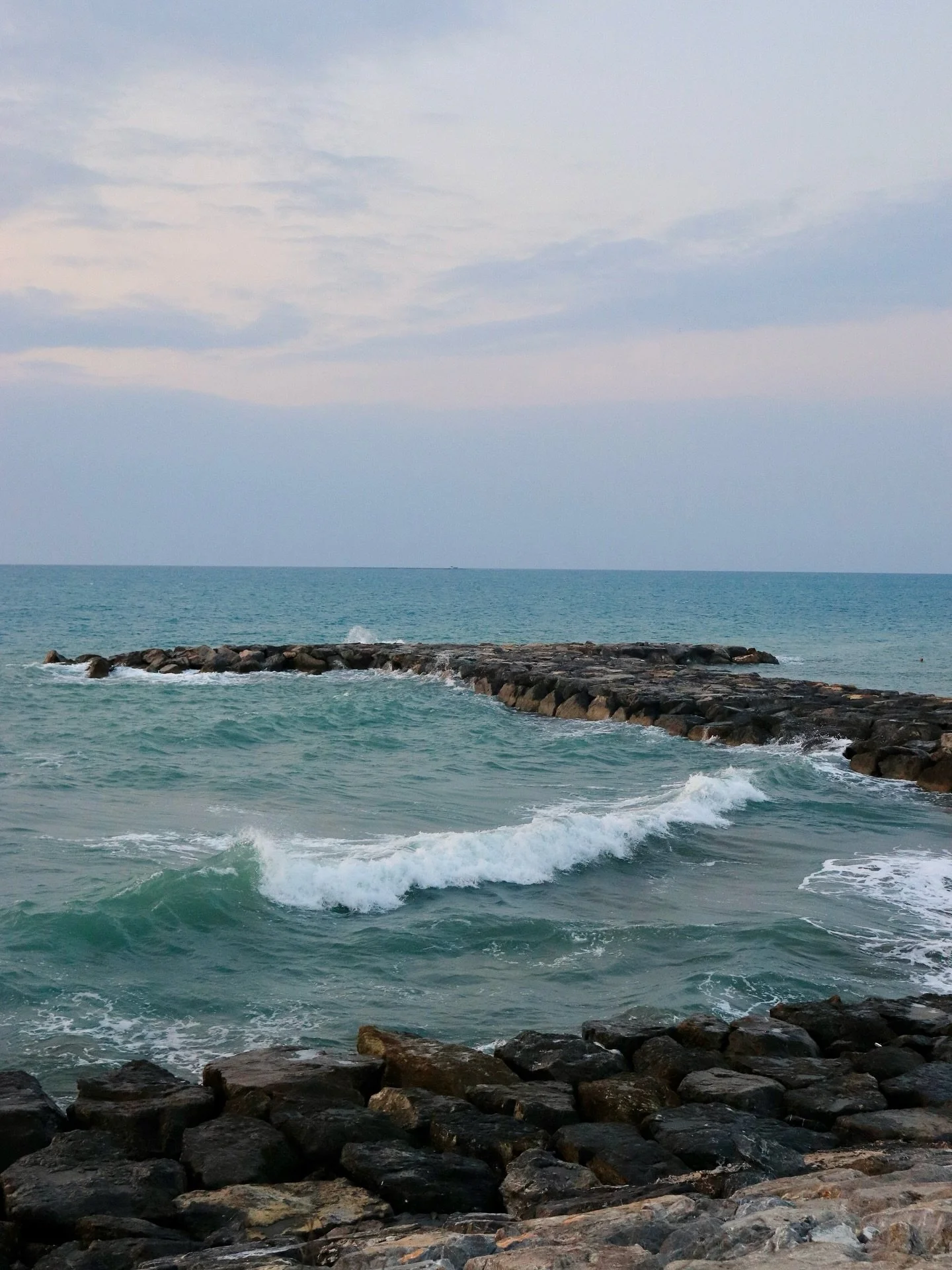 *
birka&ccedil; g&uuml;nl&uuml;k Hatay ziyaretimden bir şeyler paylaşayım. &uuml;st&uuml;nden iki bu&ccedil;uk yıl kadar ge&ccedil;miş olmasına rağmen b&ouml;ylesine b&uuml;y&uuml;k bir afetin g&uuml;ndelik hayata ne kadar &ccedil;ok etki ettiğini g&