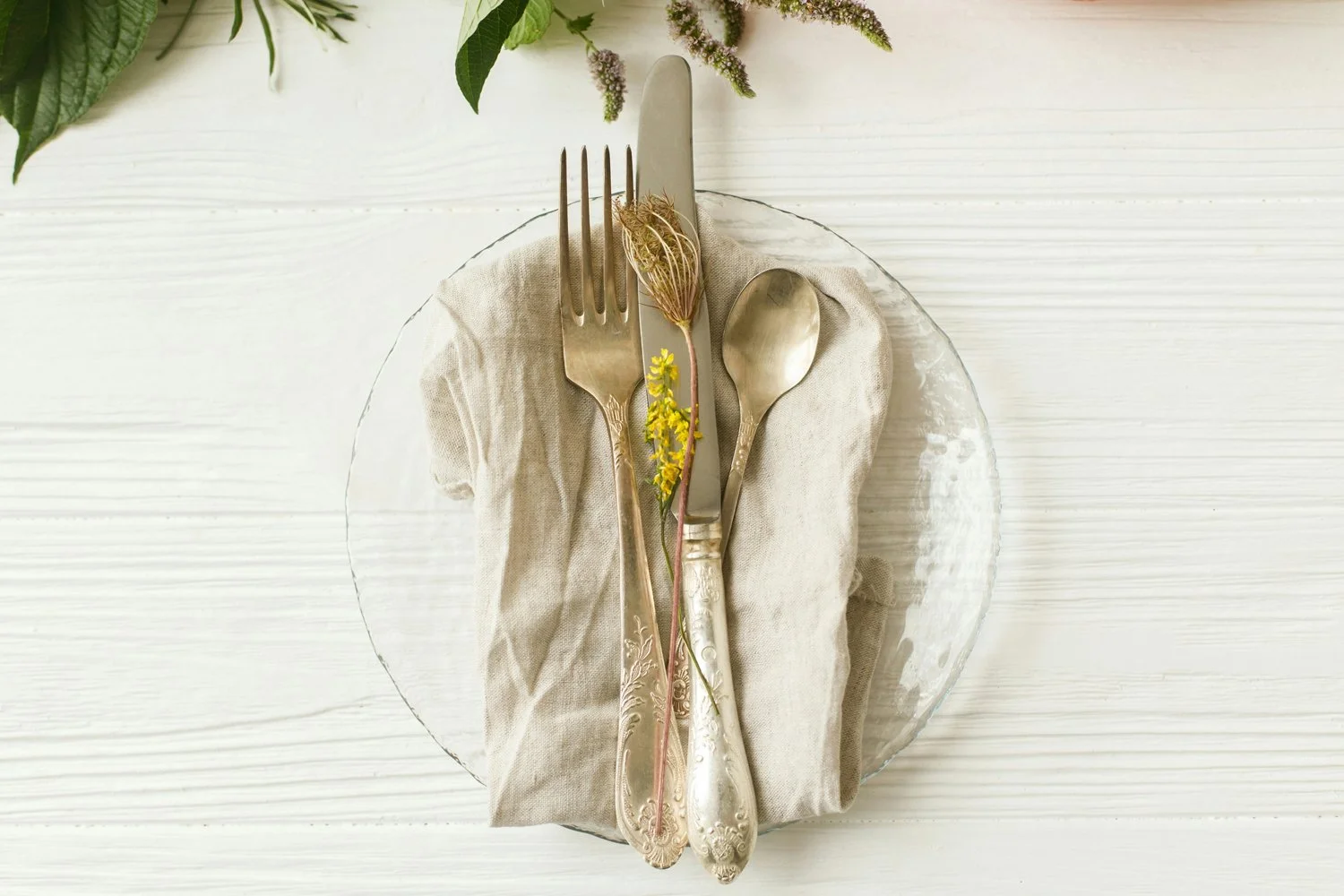 Choosing Dinnerware: How Table Settings Shape the Experience of an Event