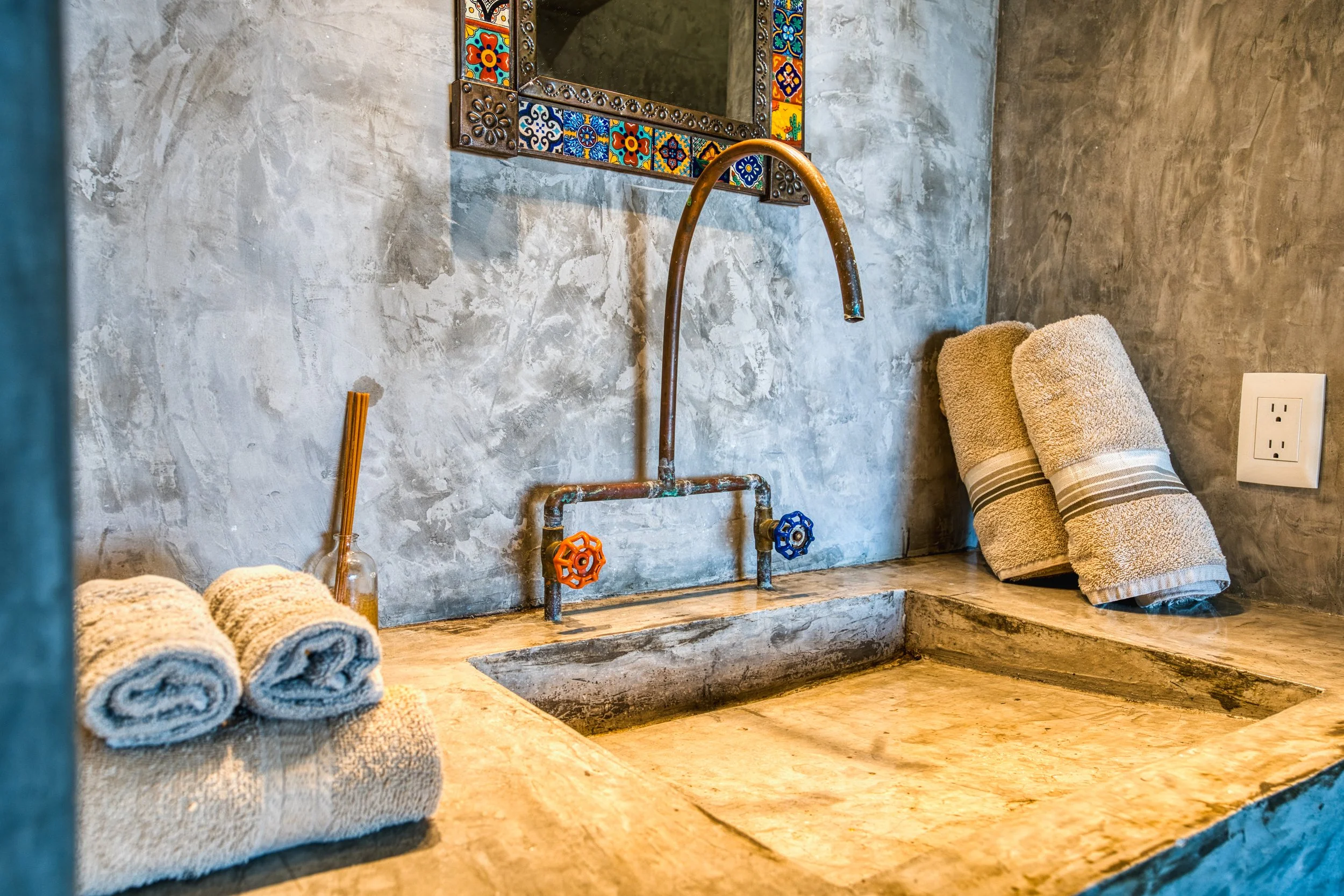 IAF00878_HDR 2.jpg
