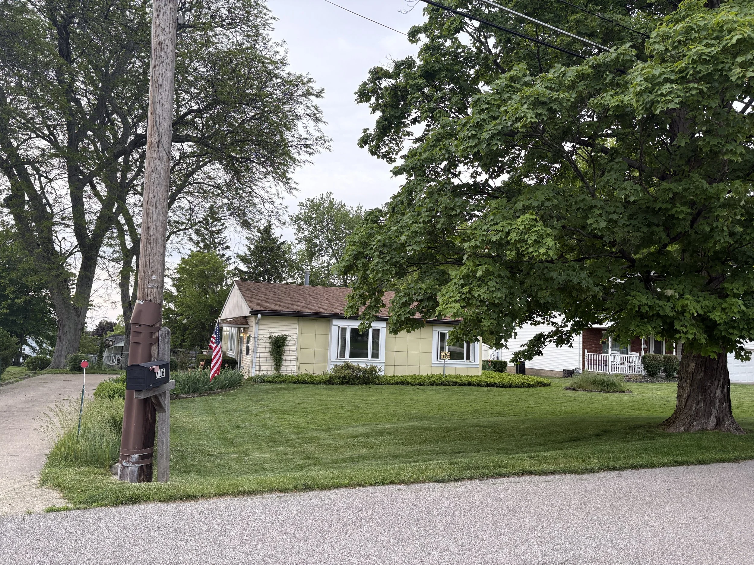 Private Residence, W Grandview Blvd, Model M02, Maize Yellow