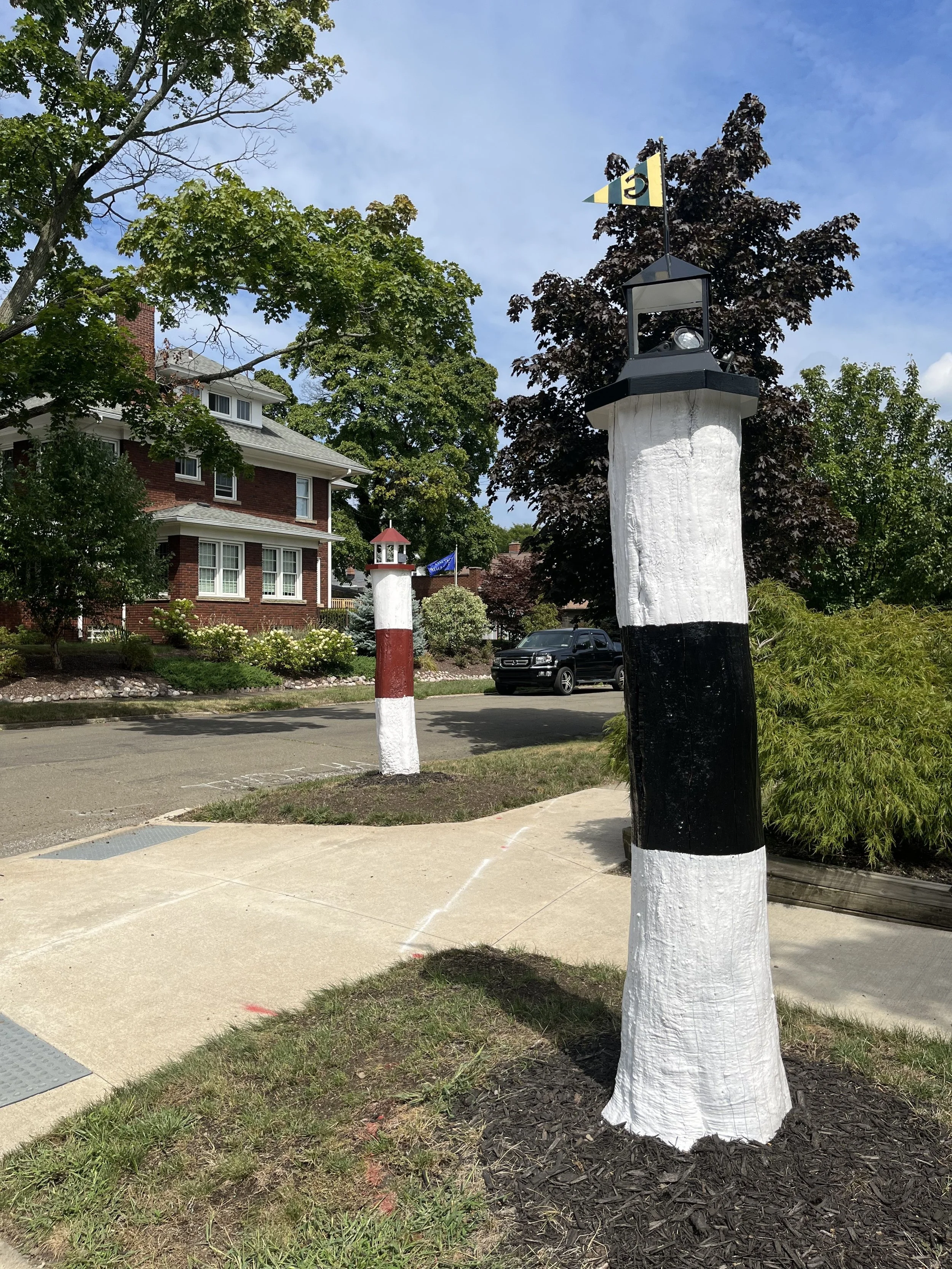Lighthouses, Kahkwa Blvd & Plymouth St