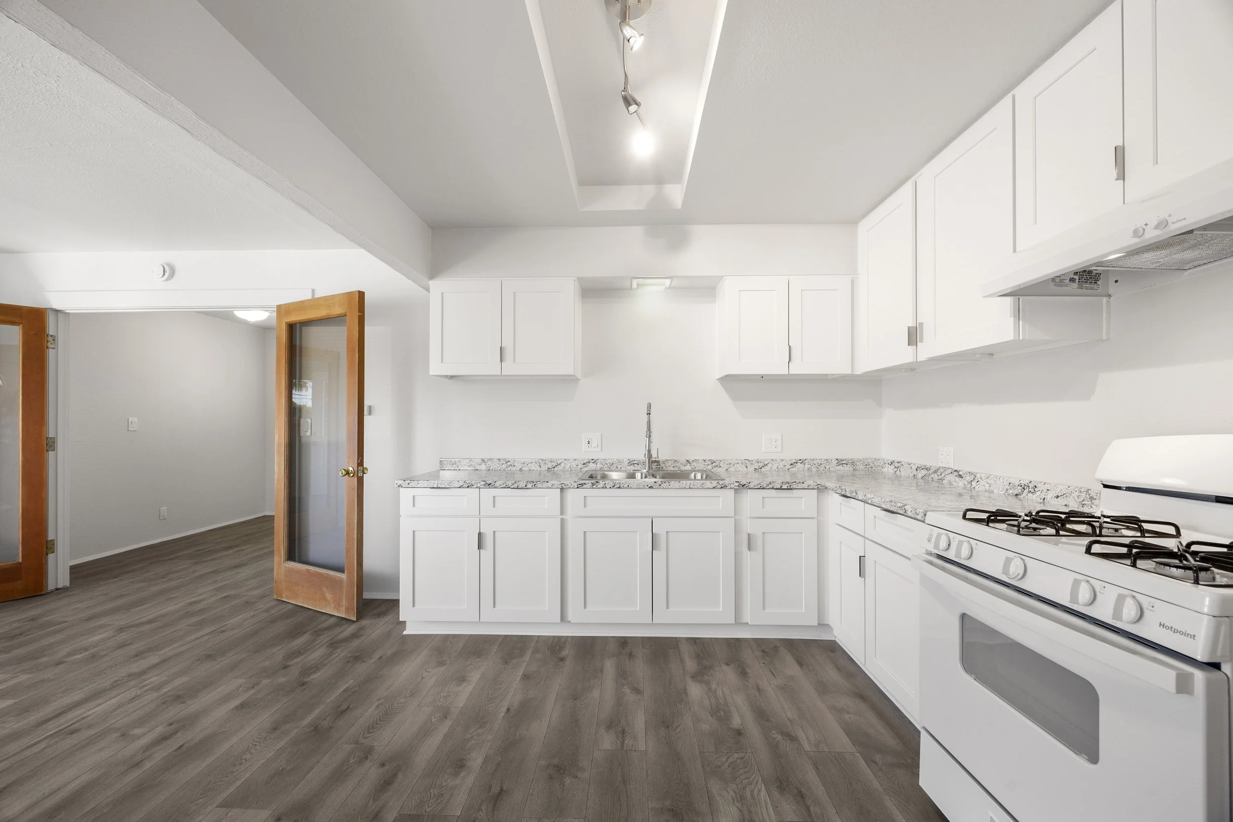 Unit 2 - 647 San Dieguito - 6.jpg