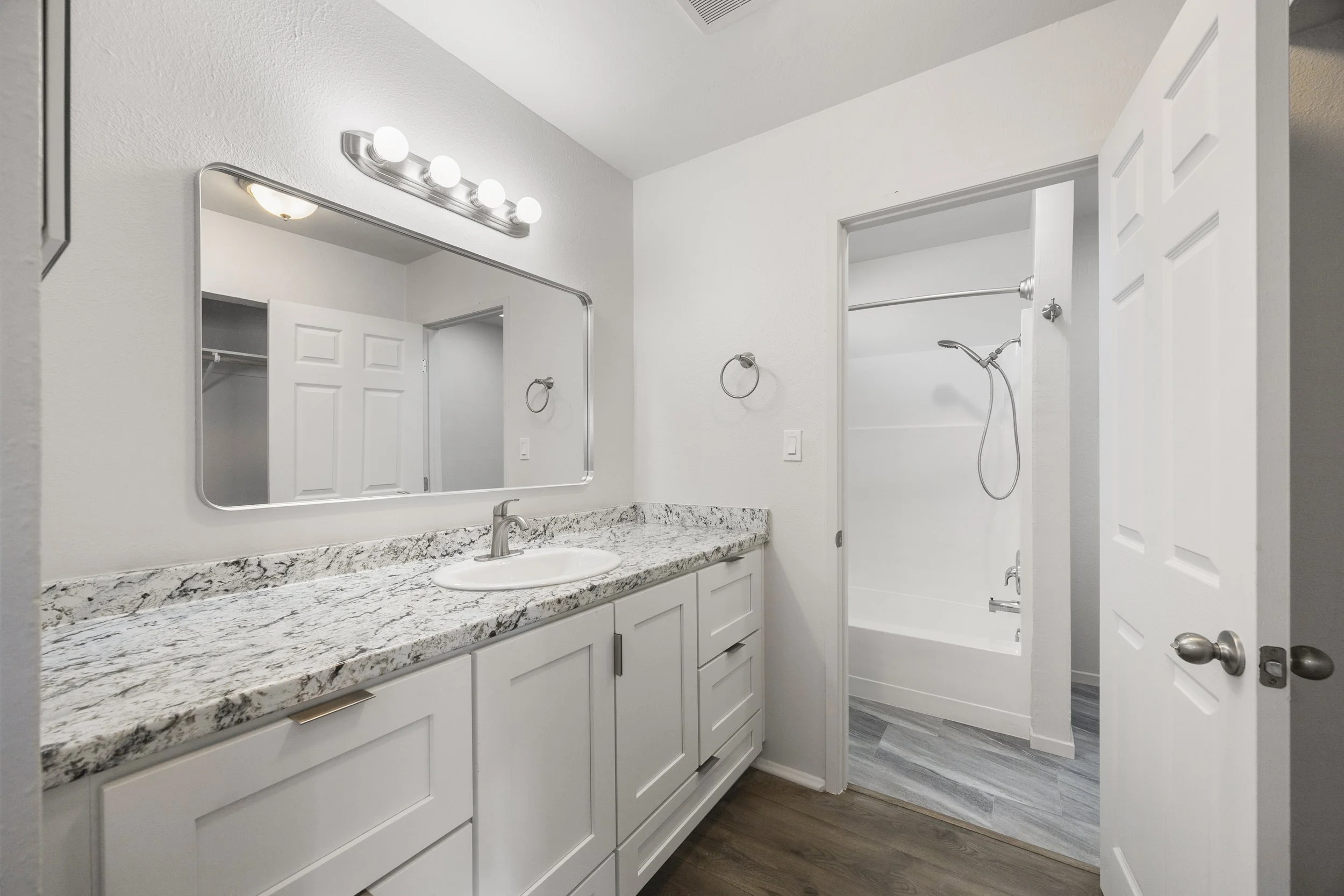 Unit 2 - 647 San Dieguito - 12.jpg