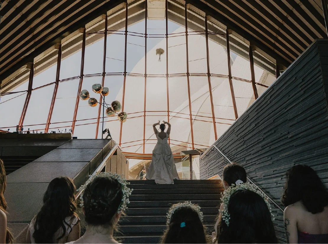DTS-bride-bouquet-toss@2x-100.jpg