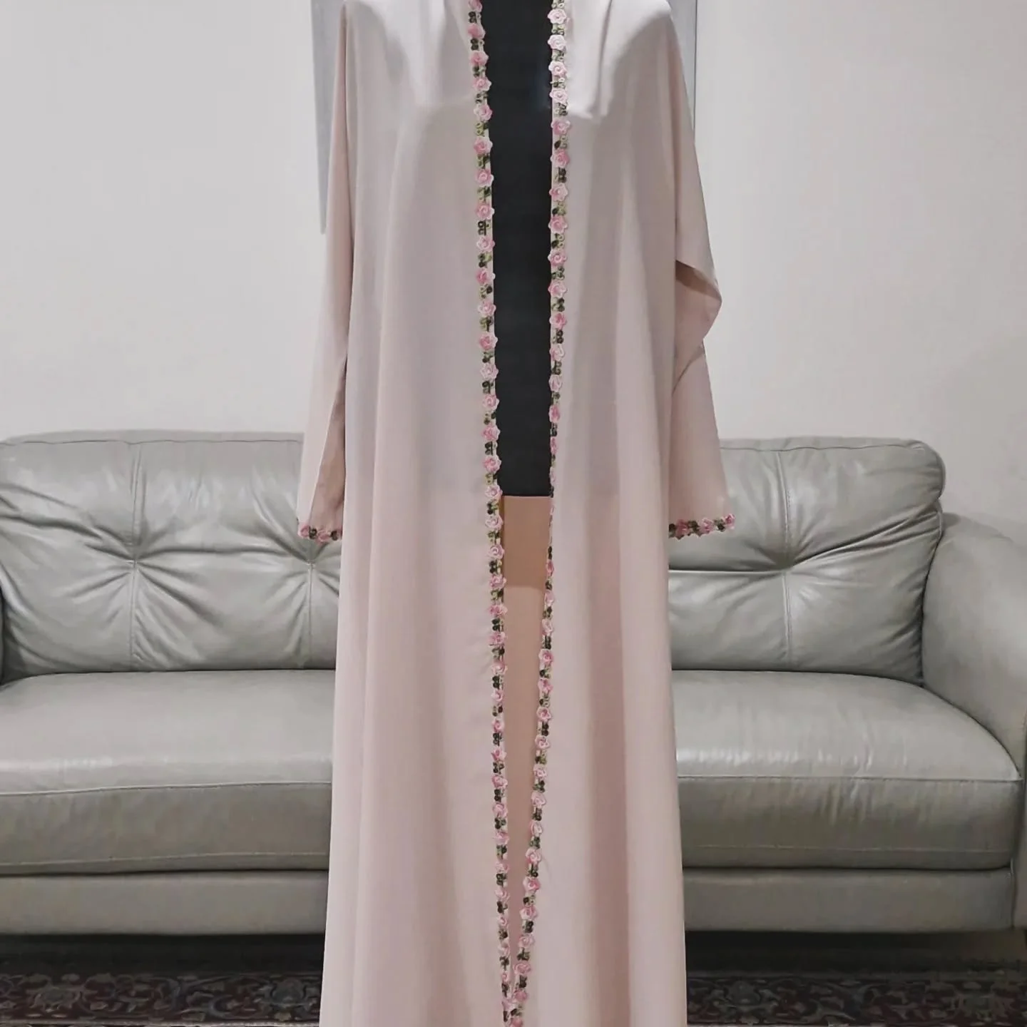 🌷 In colour psychology, pink represents ease and quiet confidence. This abaya brings that feeling to life&hellip; a soft, serene summer layer. 

Shop this collection at www.samaacollection.com.au
Free local pickup and Free shipping options

#colours