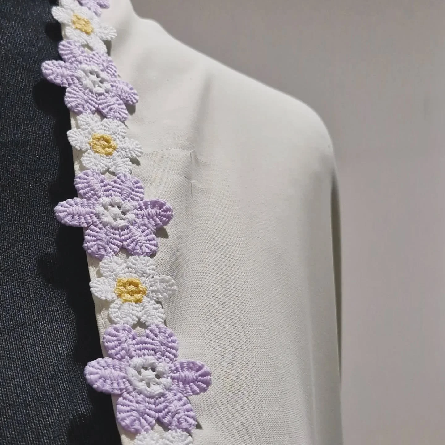 ✨️Yellow naturally boosts mood; in pastel form it&rsquo;s soothing too. A light, uplifting abaya made for easy summer moments.

Find our new collection at www.samaacollection.com.au - link in bio. 

*Free local pick up and free shipping options 

#co