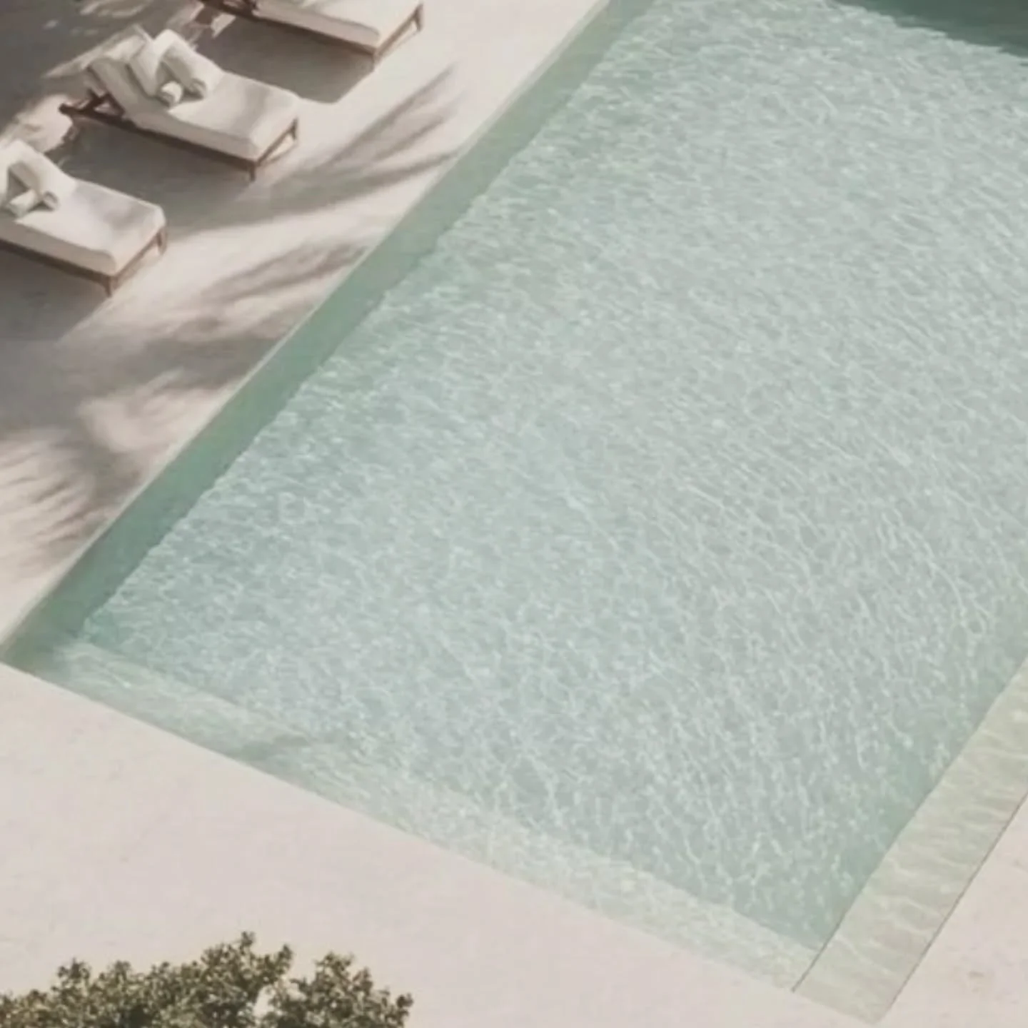 If you need us, we&rsquo;ll be right here&hellip; sun on our skin, feet in the water. This is what &lsquo;colours of summer&rsquo; feels like ☀️
#coloursofsummer #poolside #resortstyle #luxuriousabaya #summerdays☀️ #selfcarerituals #slowdown #reflect