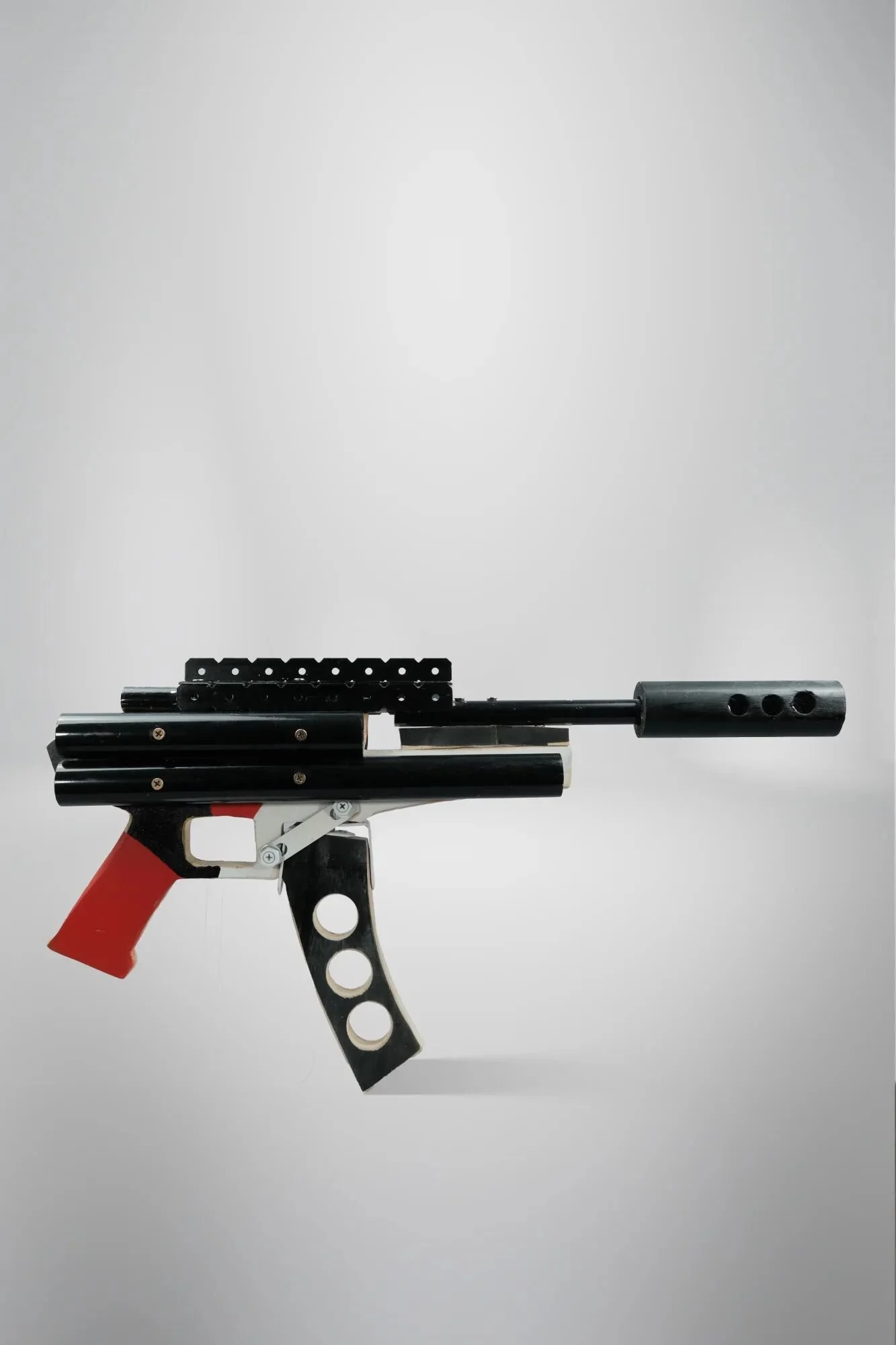 MP5 'Hero Pistol'—counter-terrorism weapon from 1980 Iran embassy siege. Psyche selected hostage-crisis weapon when someone from San Ignacio was taken hostage and I couldn't help from 13,000 kilometres away.