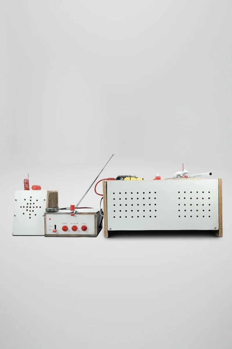 Modular platform—independently serviceable. Rams' repairability principle honoured despite corrupted content.