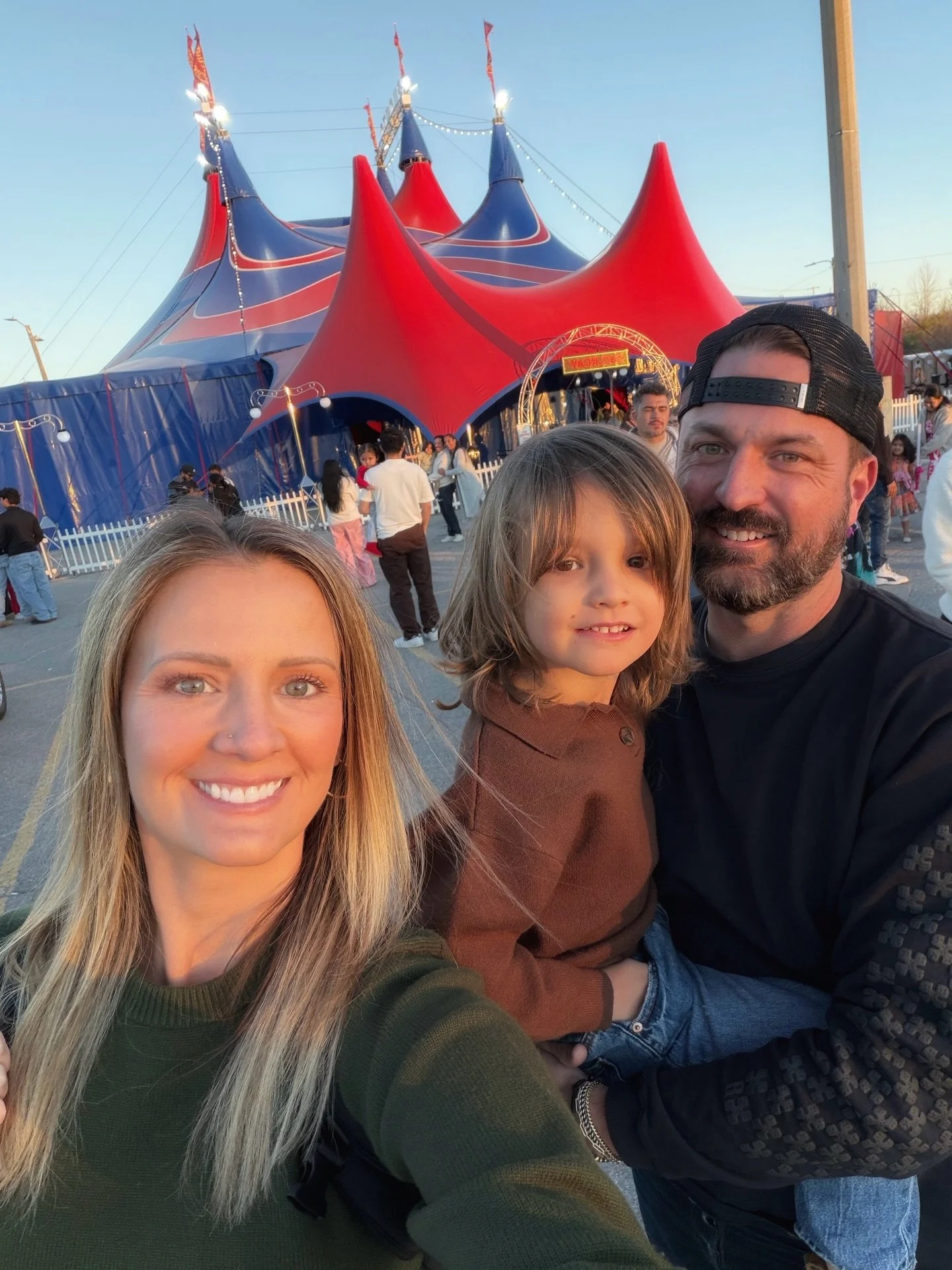 The Luttrells do the Circus 🎪 

I legit had the best time!  I was pretty blown away watching these insanely skilled performances.  It was very wholesome and definitely brought out the kid in me!  Langston was mesmerized at times and every time I loo