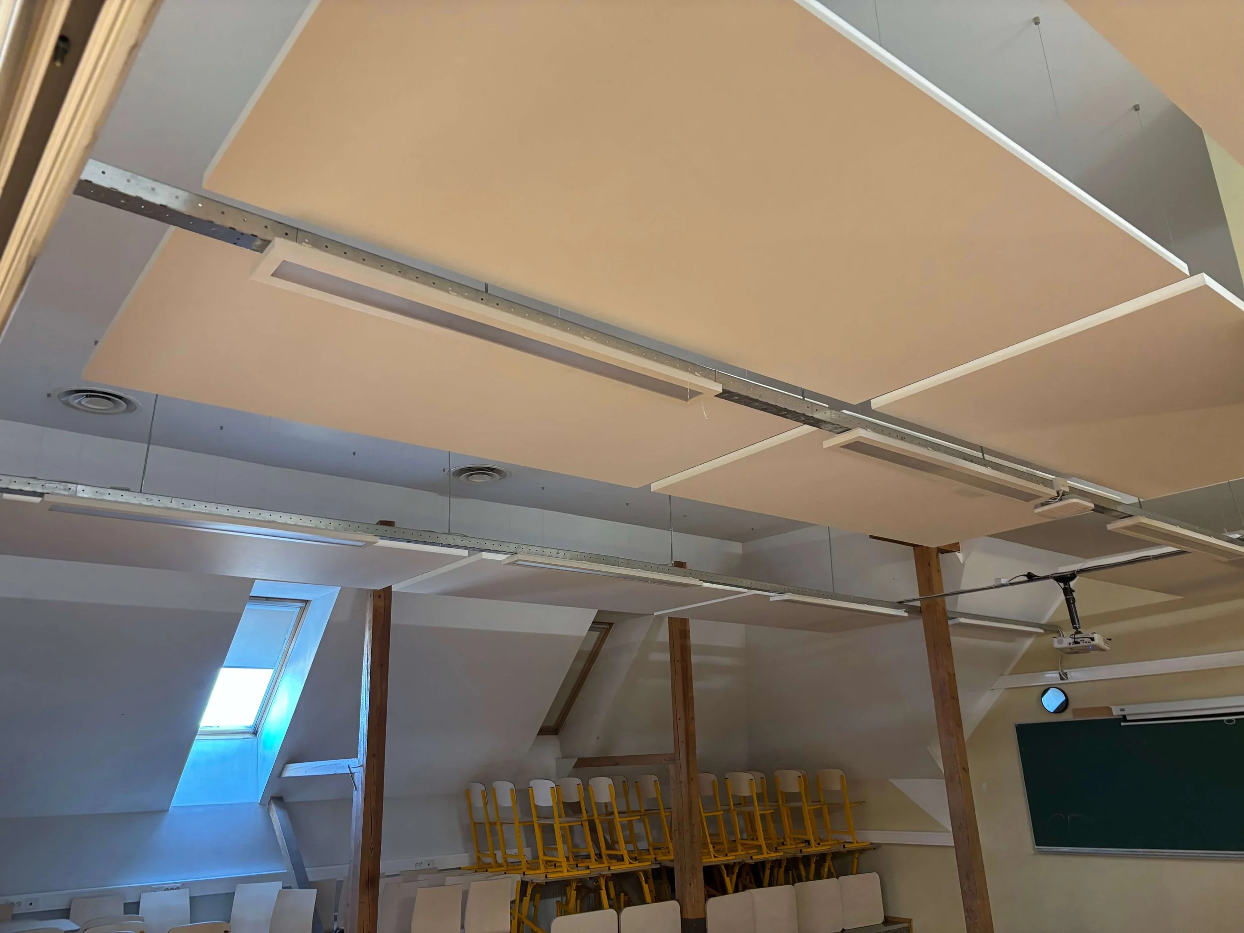 ecophon-akustiset kattopaneelit